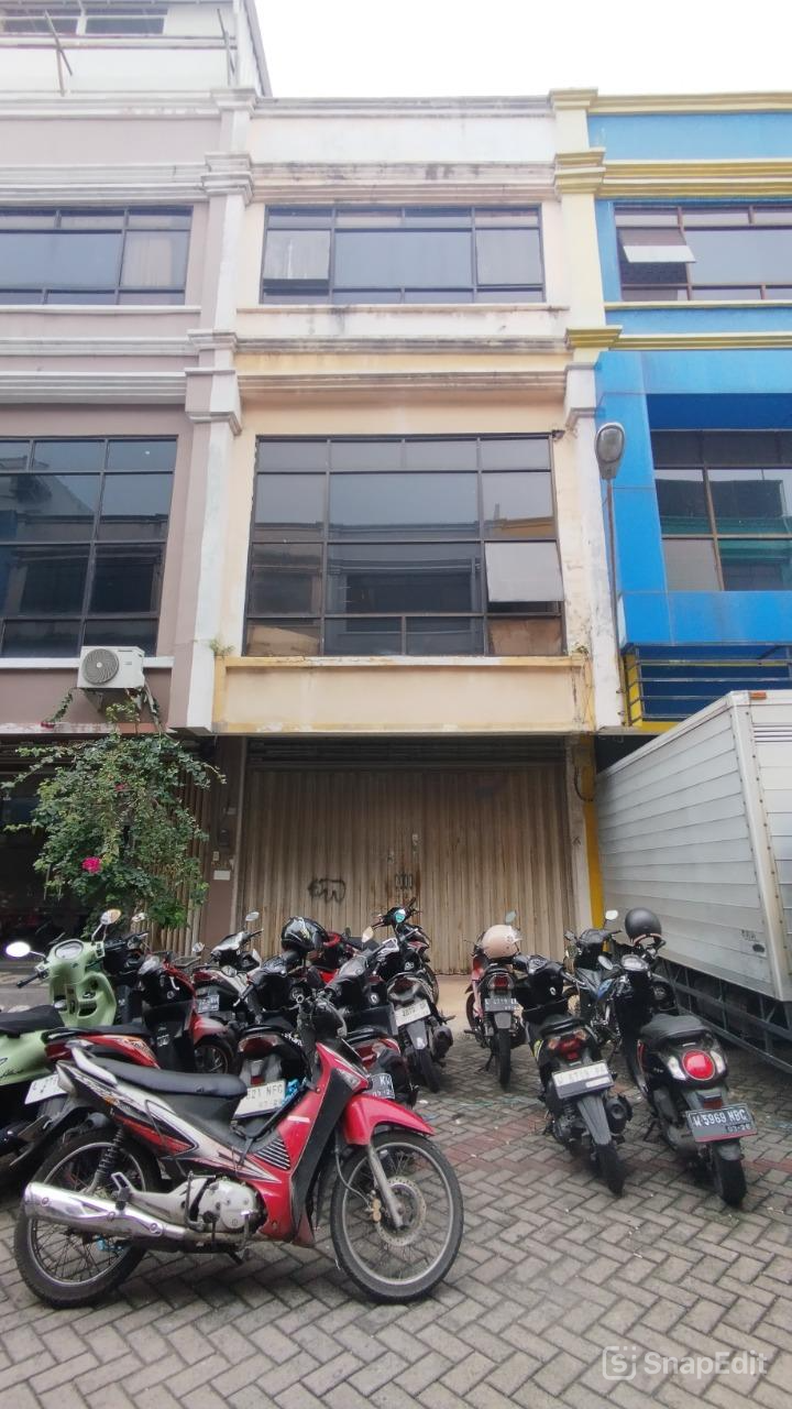 RUKO 3 LANTAI KOMPLEK RUNGKUT MEGAH RAYA PERLU RENOV - Dealkan