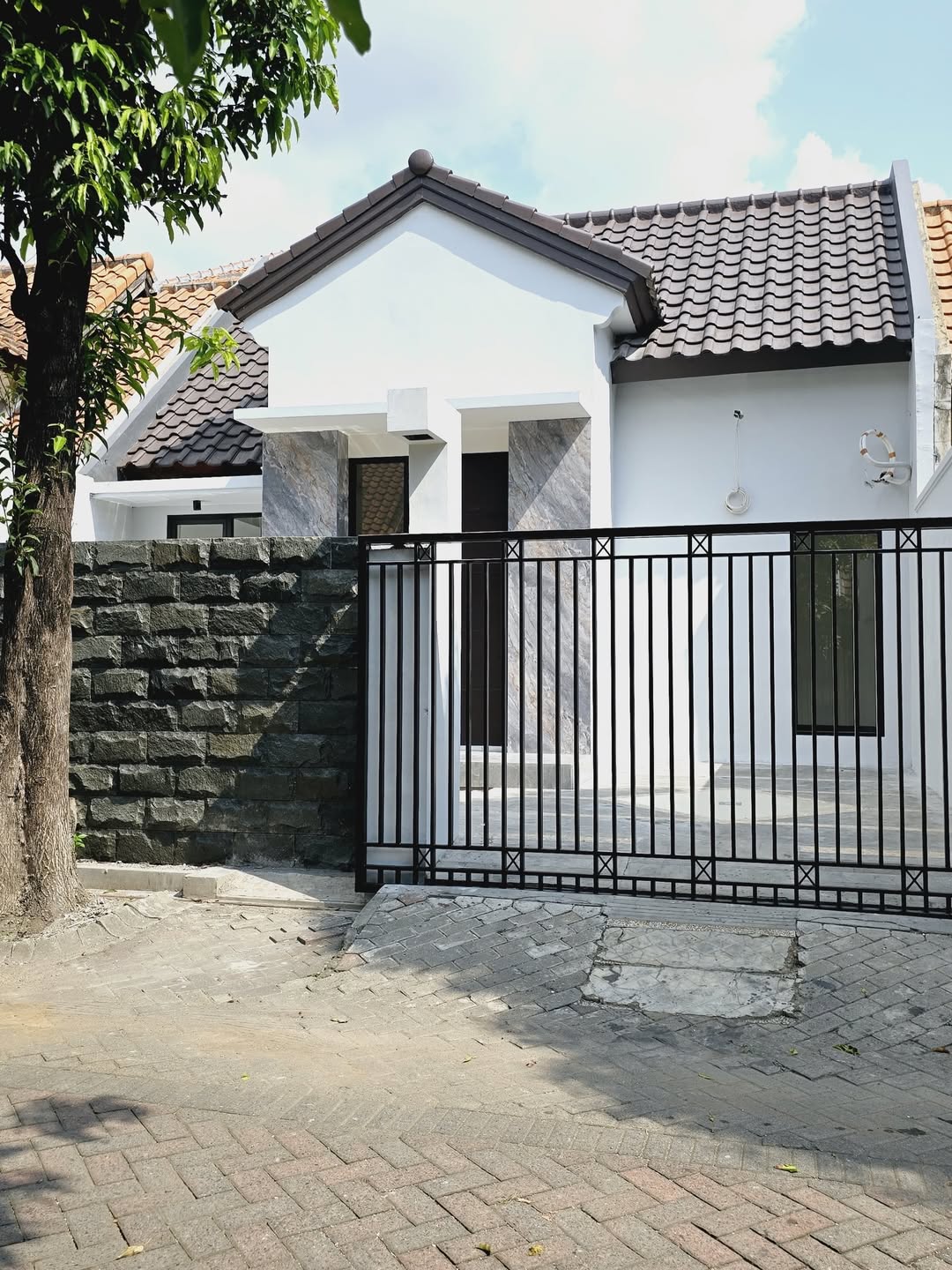 RUMAH CITRALAND TAMAN PUSPA RAYA BARU RENOVASI SURABAYA BARAT - Dealkan