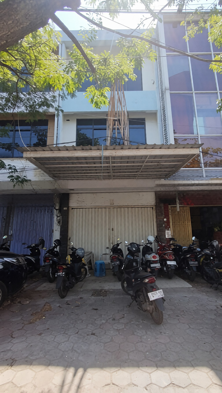 RUKO 3 LANTAI DI NOL JALAN RAYA MANYAR - SURABAYA TIMUR - Dealkan