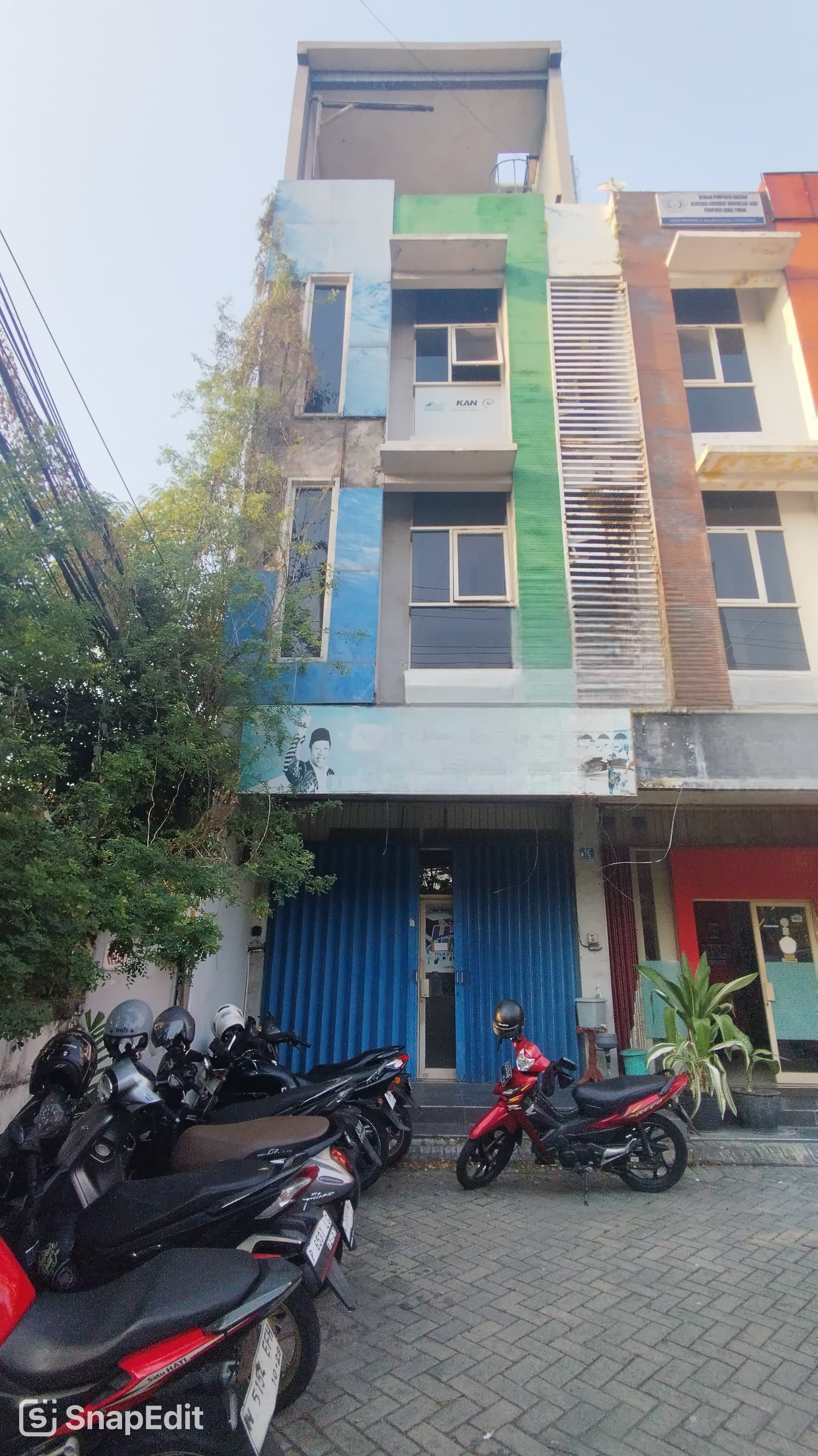 RUKO 4 LANTAI DI GRAND KETINTANG - SURABAYA SELATAN - Dealkan