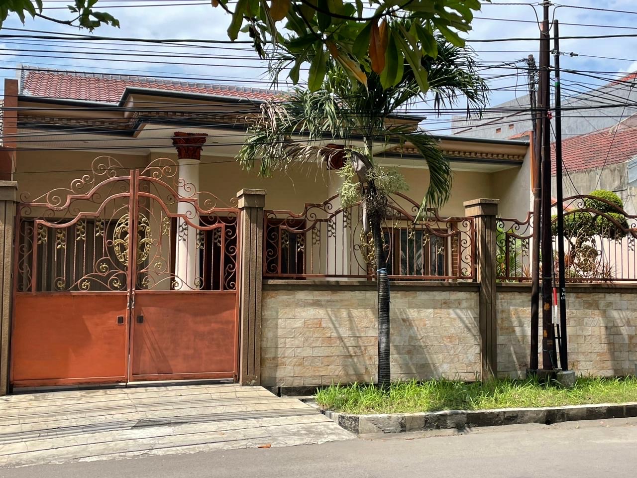 DIJUAL RUMAH RAYA SUKOMANUNGGAL! - Dealkan