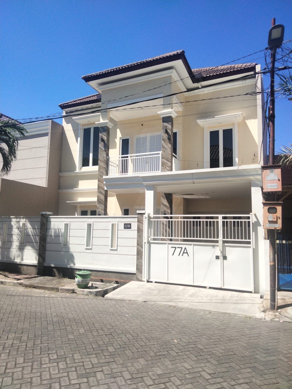 disewakan rumah 2 lantai siap huni - Dealkan