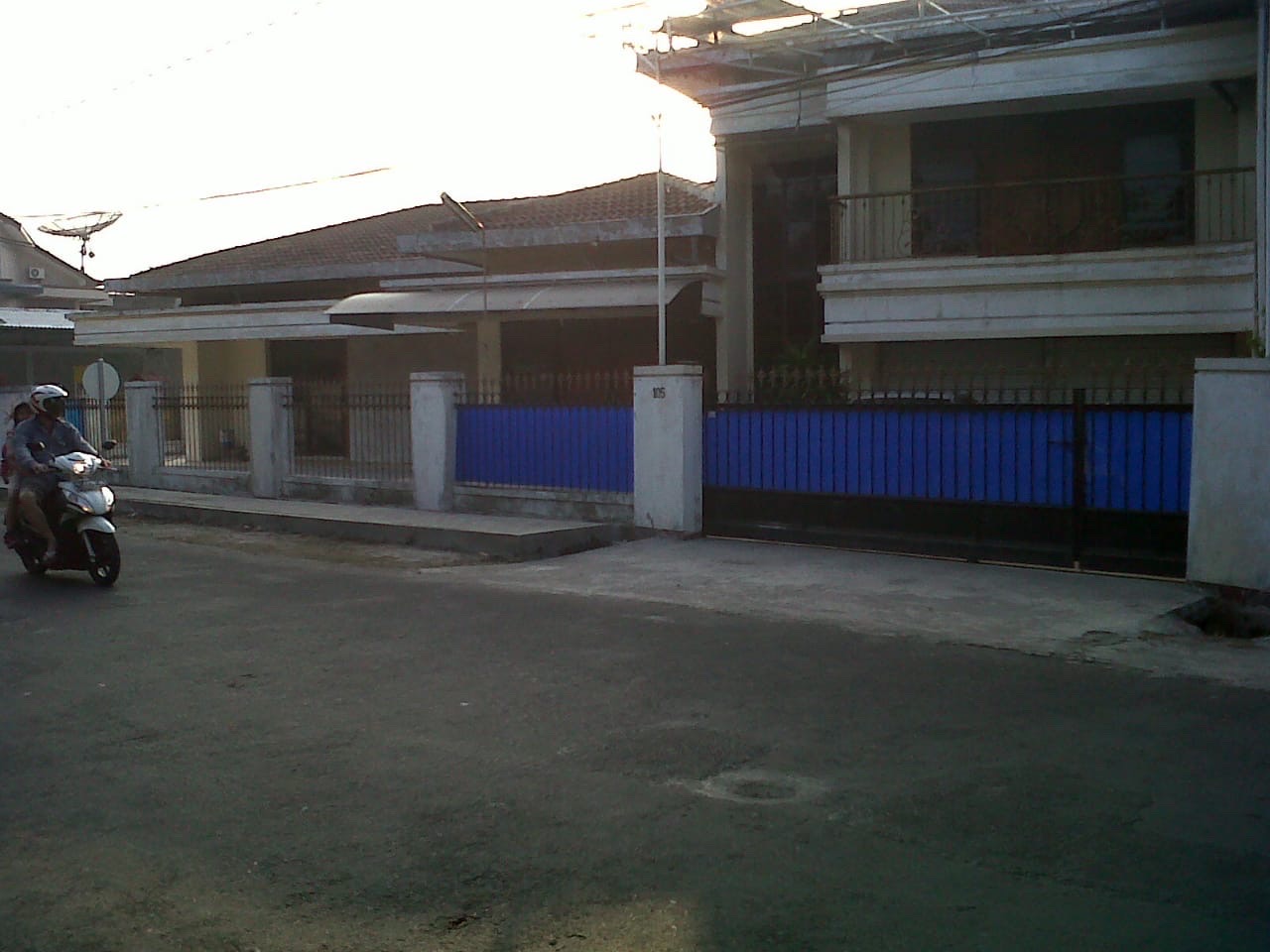 dijual tanah dan bangunan nol jalan manyar - Dealkan