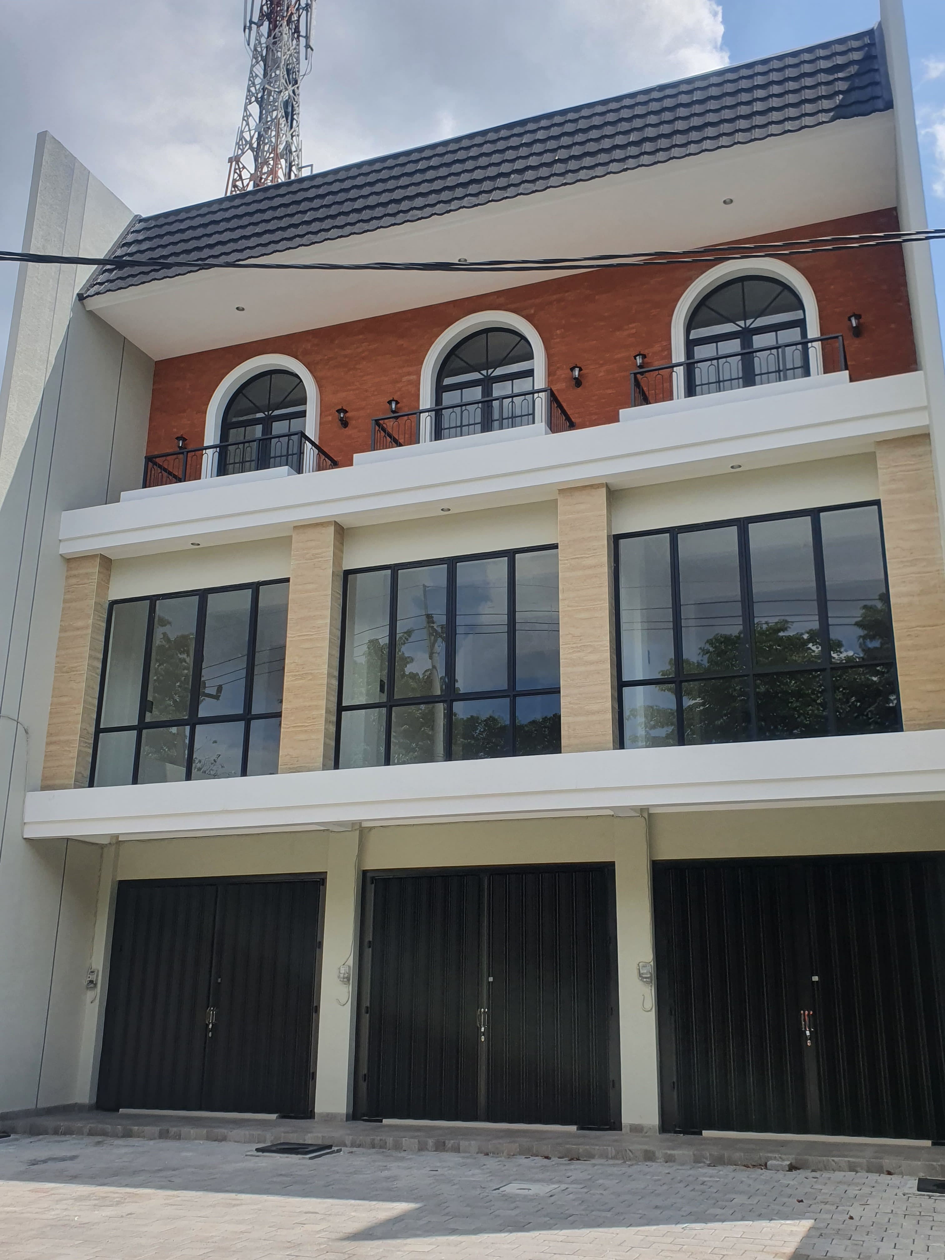 DISEWAKAN RUKO 0 JALAN RAYA KEMBAR MANUKAN - Dealkan