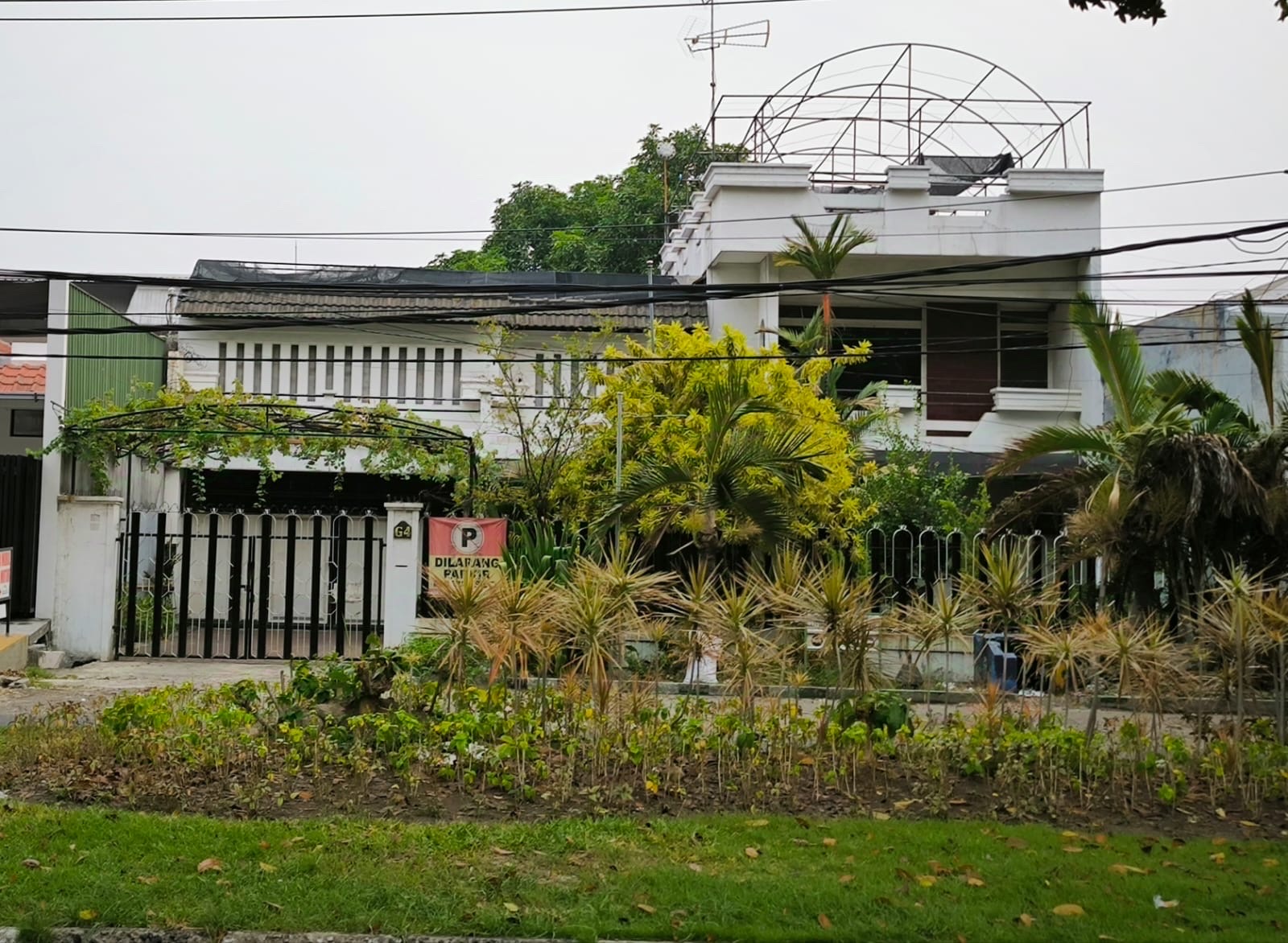 dijual rumah nol jalan tenggilis mejoyo jalan raya kembar ubaya - Dealkan