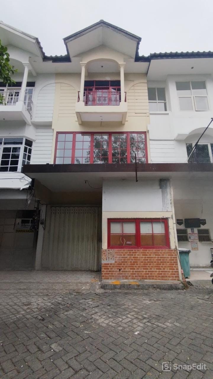 DISEWAKAN RUKO 3 LANTAI RAYA DARMO PERMAI TIMUR SIAP PAKAI - SURABAYA BARAT - Dealkan