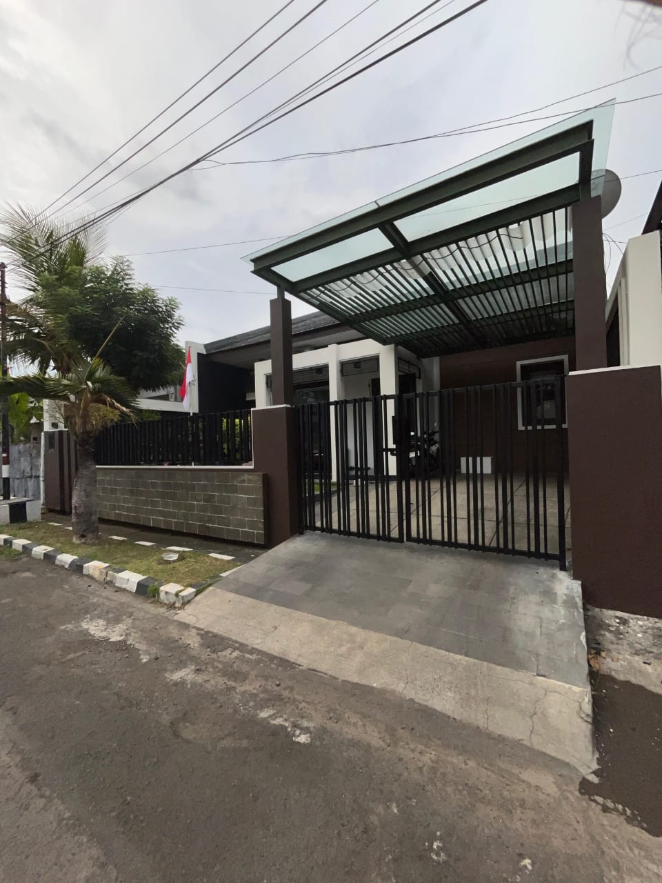 RUMAH DARMO PERMAI TIMUR BAGUS TERAWAT KONDISI ISTIMEWA SURABAYA BARAT - Dealkan