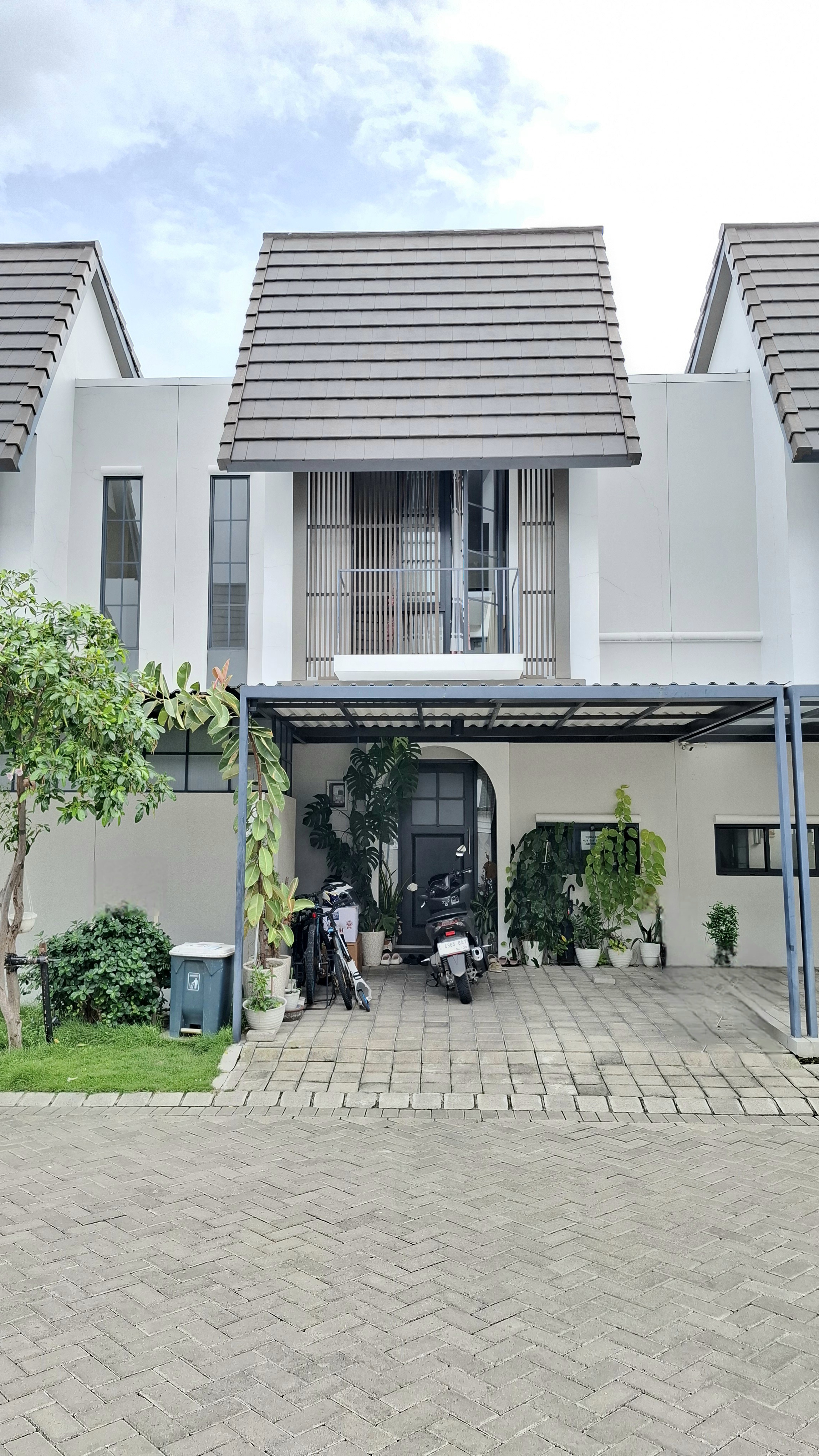 Jual Rumah Semi Furnished 3 Kamar Tidur KT BR – Perumahan Amesta Living, Gunung Anyar Tambak, Surabaya Timur - Dealkan