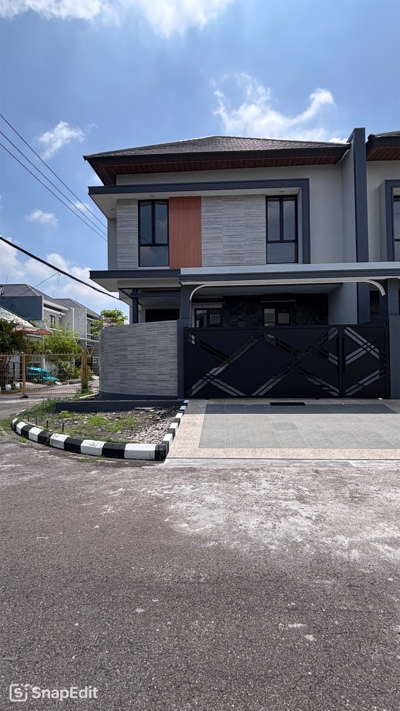 RUMAH SUTEROJO PRIMA SELATAN BARU GRESS DEKAT MULYOSARI, ITS, PAKUWON CITY MALL - Dealkan