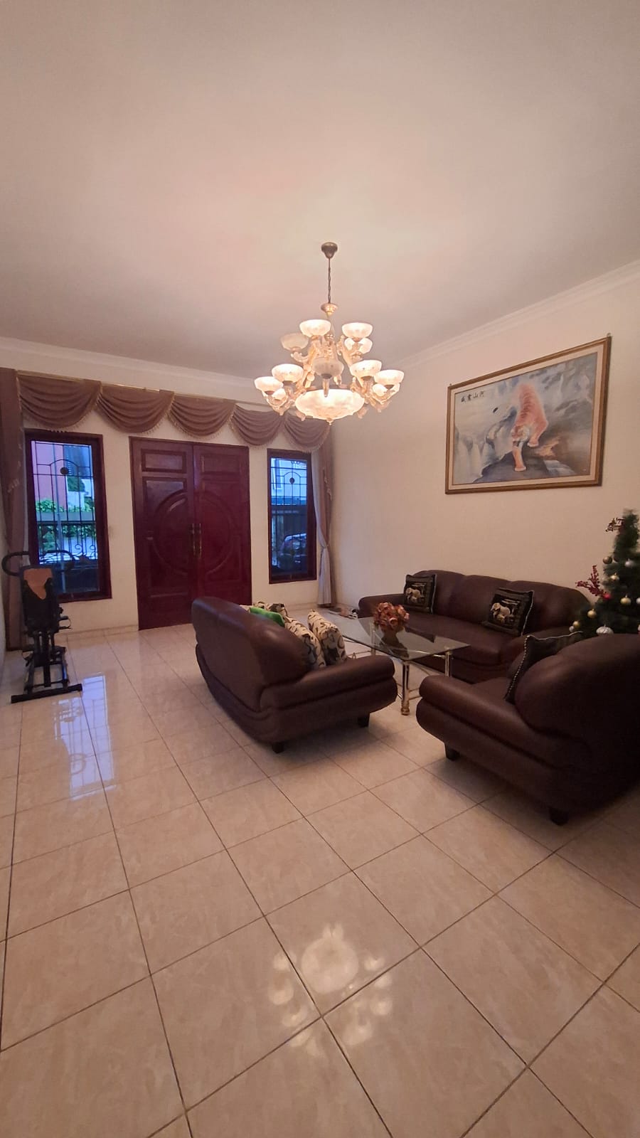 Darmo Hill rumah mewah - Dealkan