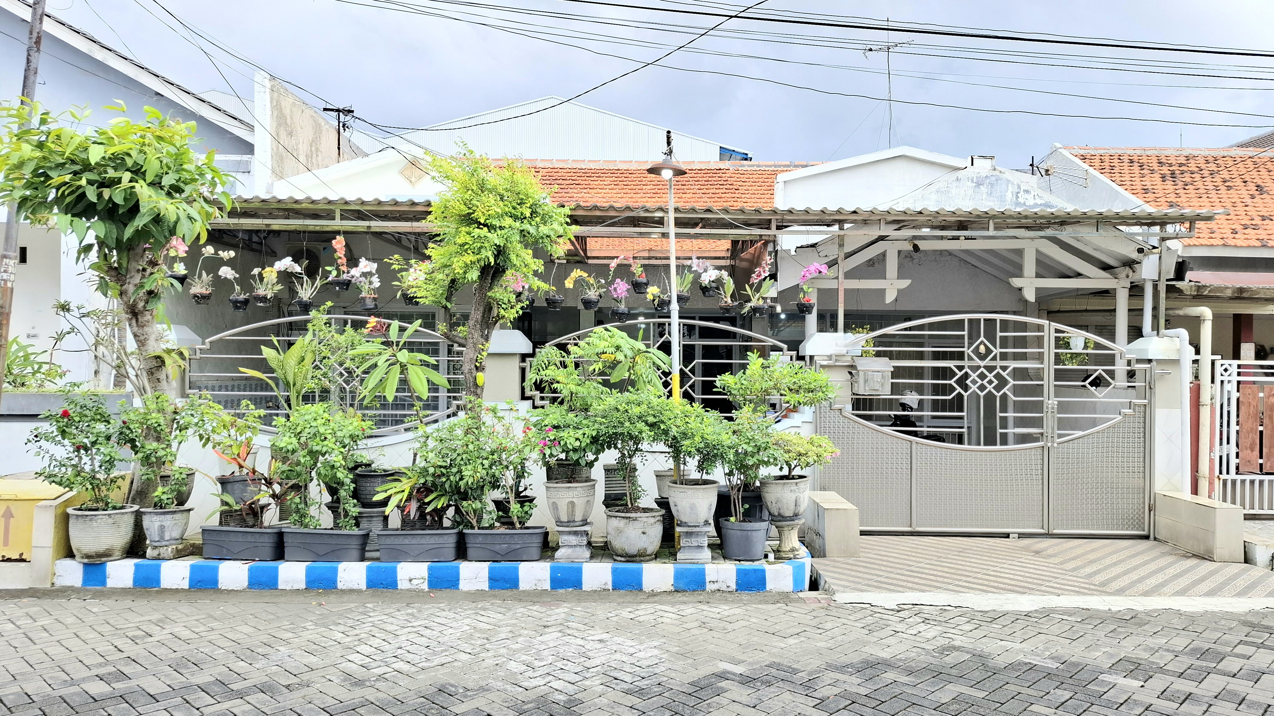 Sewa Rumah Full Furnished 3 Kamar Tidur KT BR – Rungkut Mejoyo, Surabaya Timur / Selatan - Dealkan