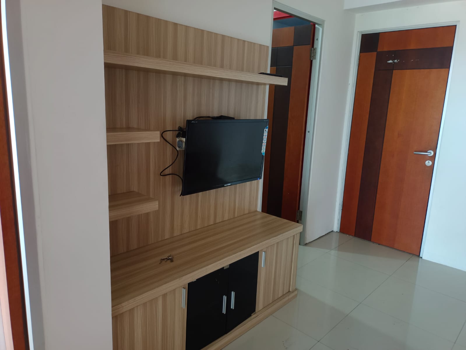 Surabaya Timur, Merr, Disewakan /  Dijual Gunawangsa Merr 2 BR Full Furnished Mewah, Tower A Lantai 26, Dekat Stikom, UPN, Hokky Merr, 100 meter ke Raya Merr - Dealkan