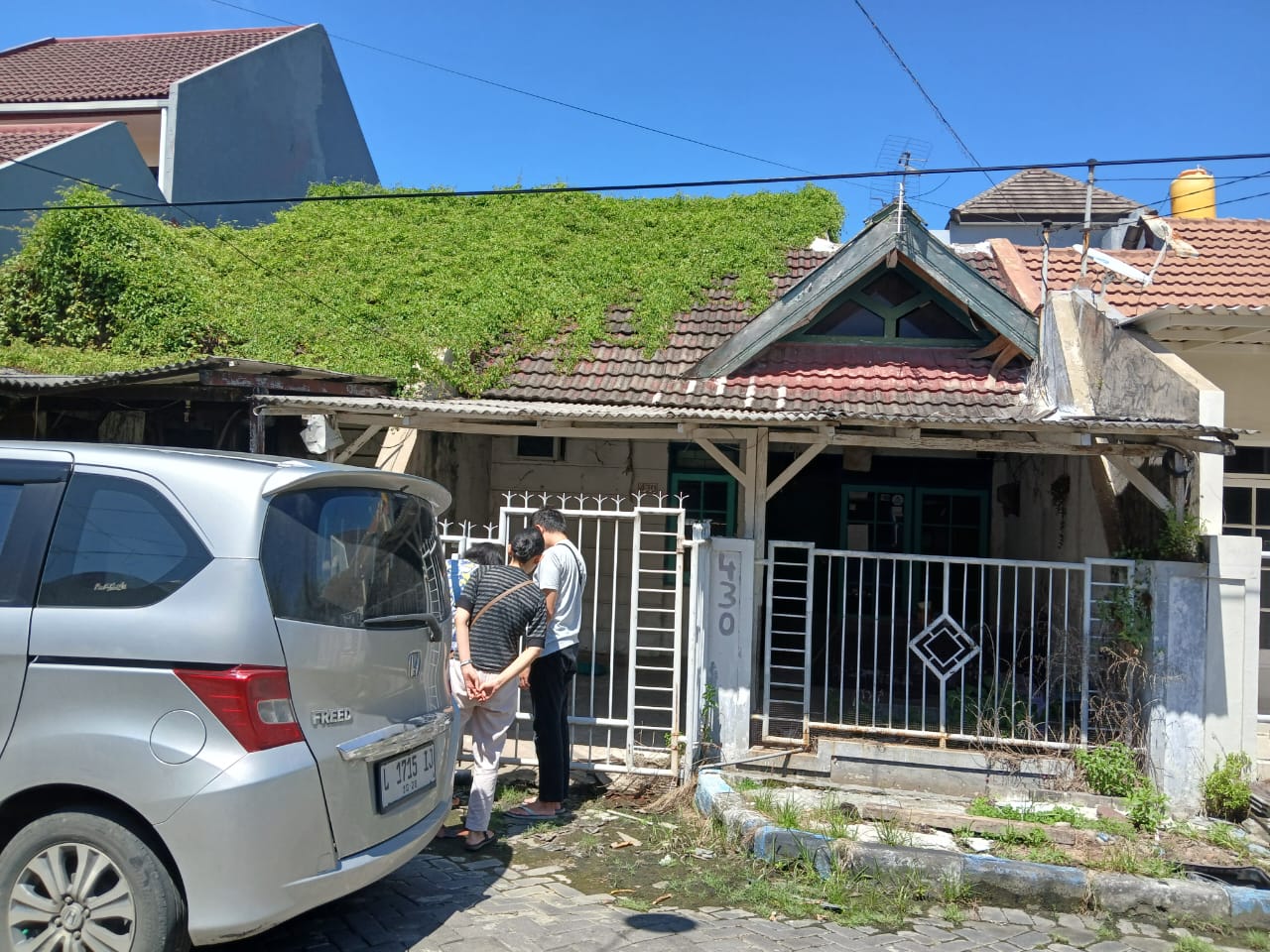 DIJUAL RUMAH HITUNG TANAH PONDOK CANDRA - Dealkan