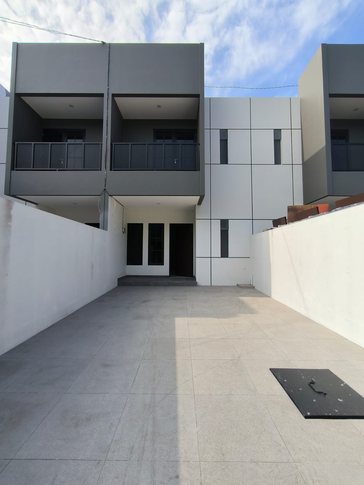 DIJUAL 2 Unit RUMAH MODERN MINIMALIS (BARU GRESS), LEBAK ARUM - Dealkan