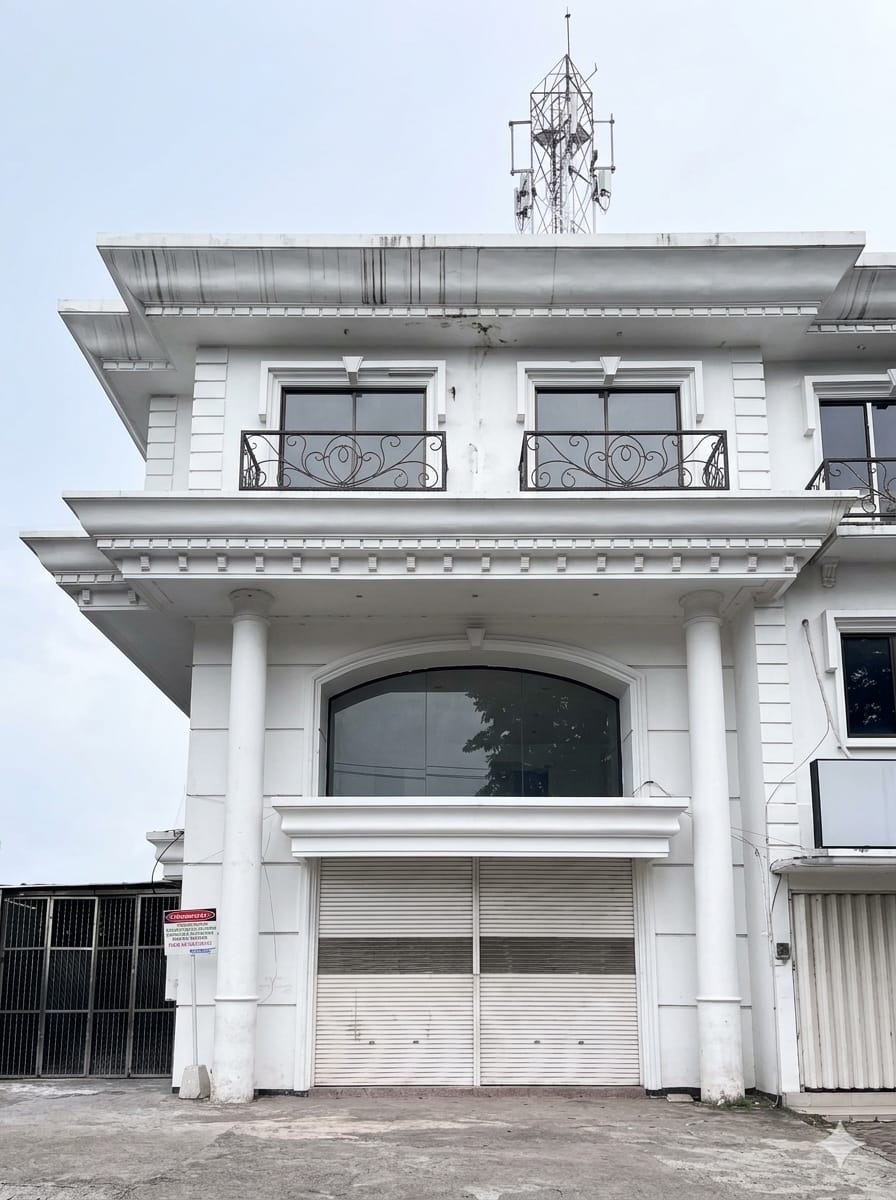 RUKO 3 LANTAI DI NOL JALAN RAYA MAYJEND SUNGKONO SIAP PAKAI - Dealkan