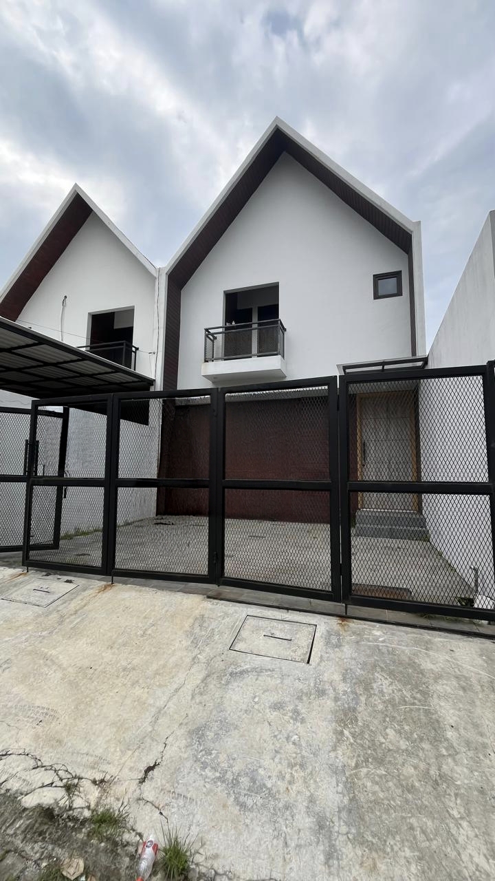 dijual Murah rumah baru gress Kutisari indah - Dealkan