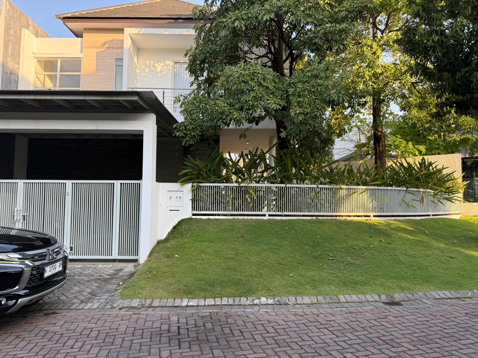 disewakan furnished rumah ip huni Graha family - Dealkan