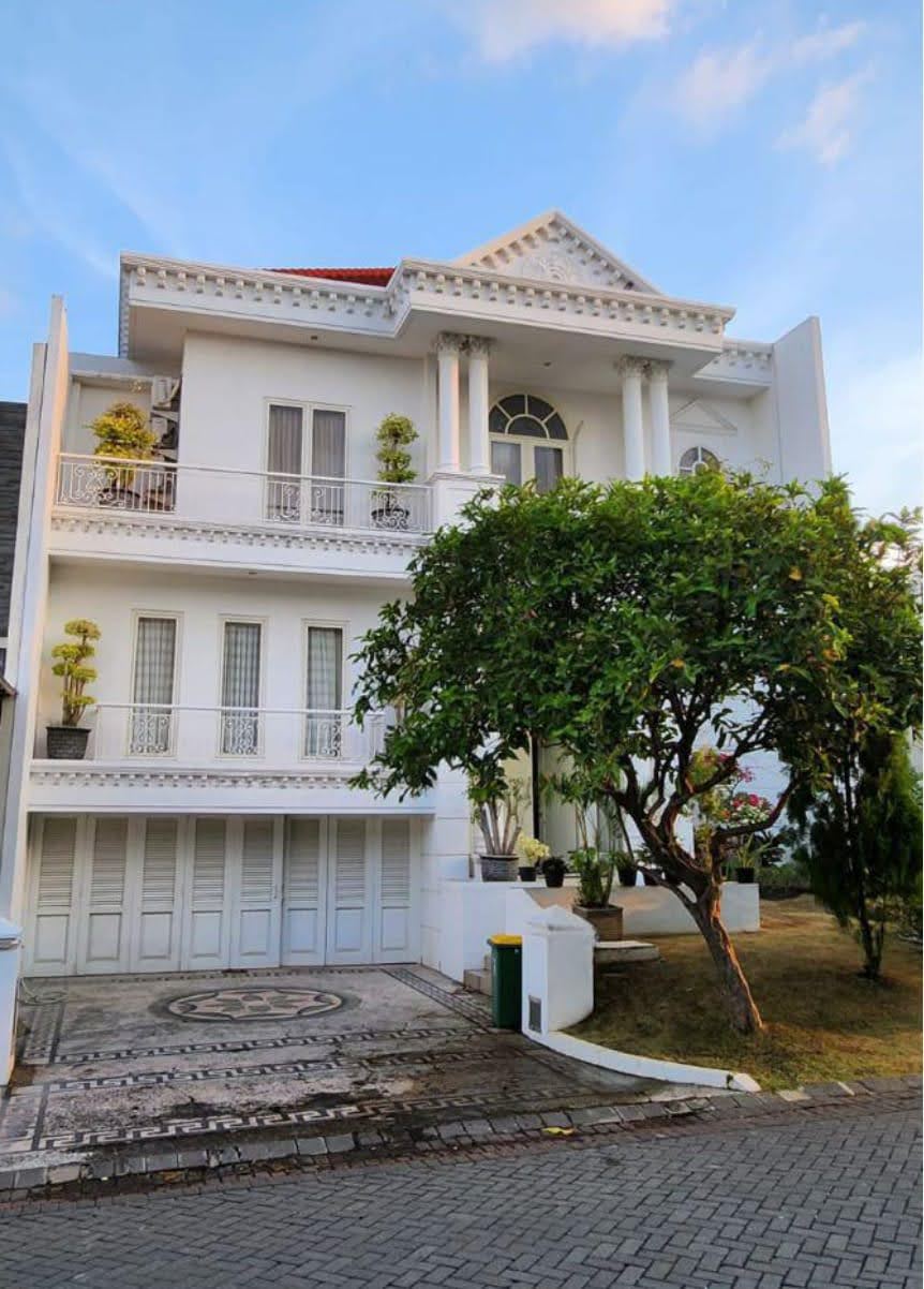 DIJUAL RUMAH CLASSIC MODERN FULL FURNISH DI VILLA BUKIT REGENCY PAKUWON INDAH SURABAYA BARAT - Dealkan