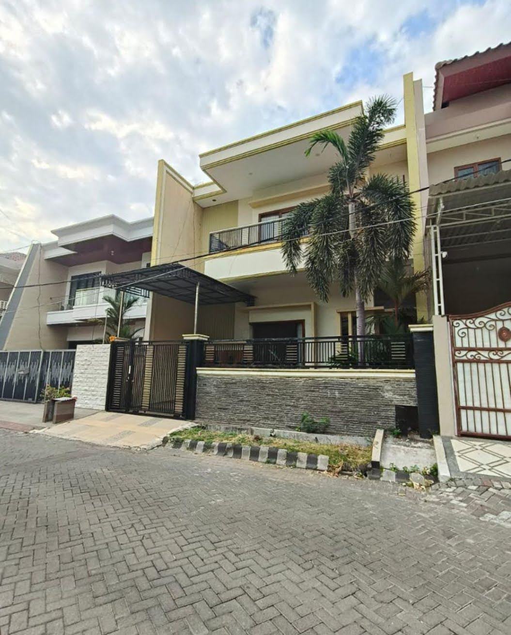 DIJUAL RUMAH MINIMALIS SIAP HUNI DI DHARMAHUSADA MAS SURABAYA TIMUR - Dealkan