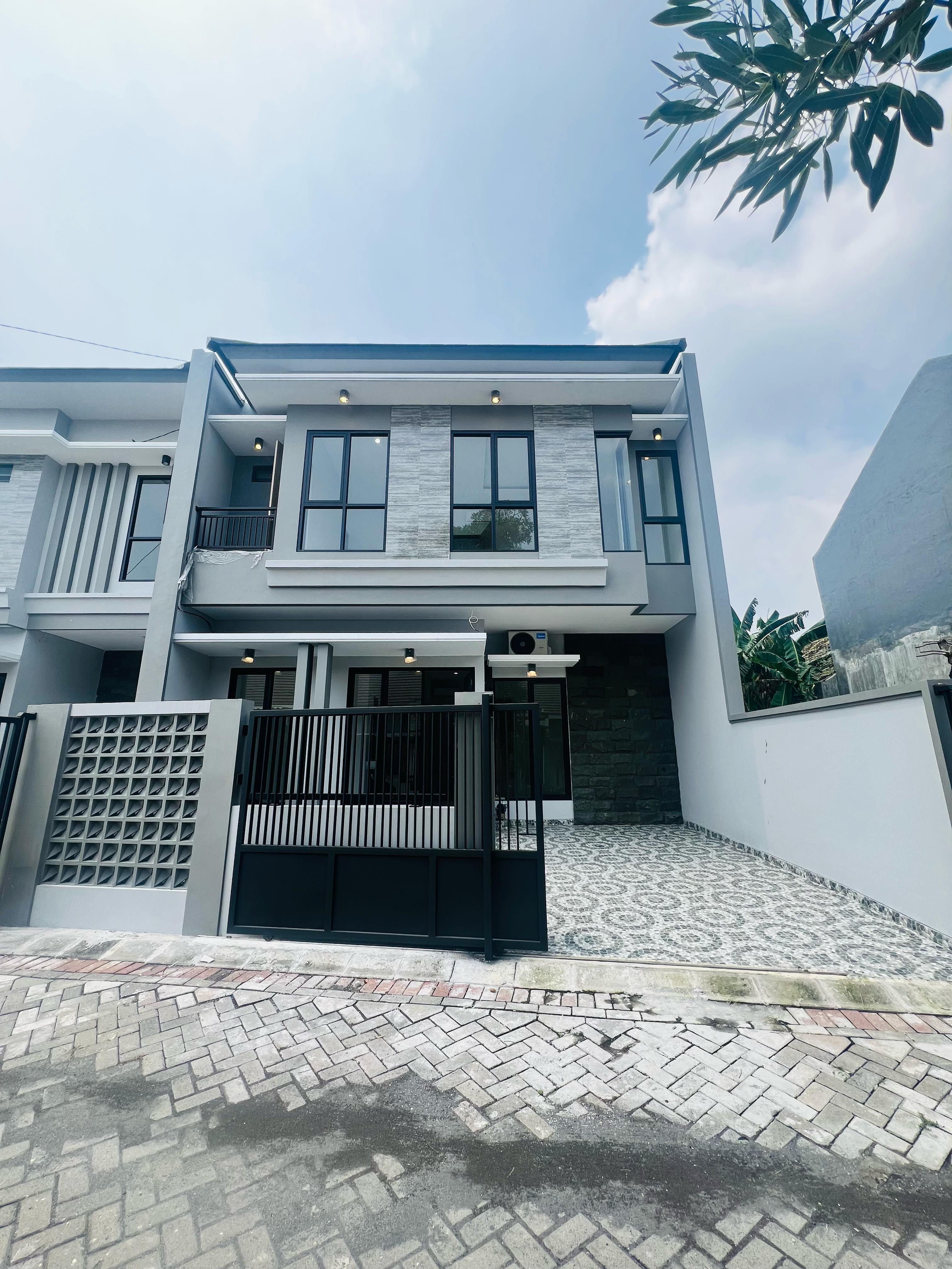 DIJUAL RUMAH MINIMALIS BARU GRESS DI PAKAL BENOWO SURABAYA BARAT - Dealkan