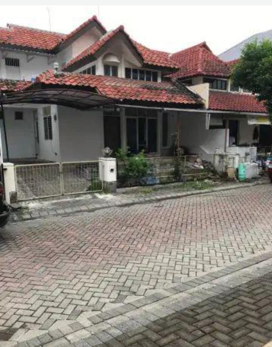 DISEWAKAN RUMAH SIAP HUNI DI INTERNATIONAL VILLAGE CITRALAND SURABAYA BARAT - Dealkan