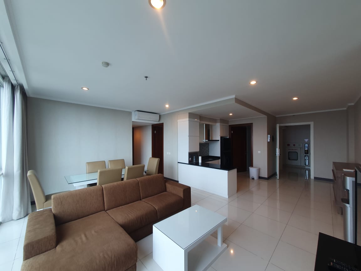 DISEWAKAN APARTEMEN VIA CIPUTRA WORLD, 3BR, FURNISHED MODERN✨ - Dealkan