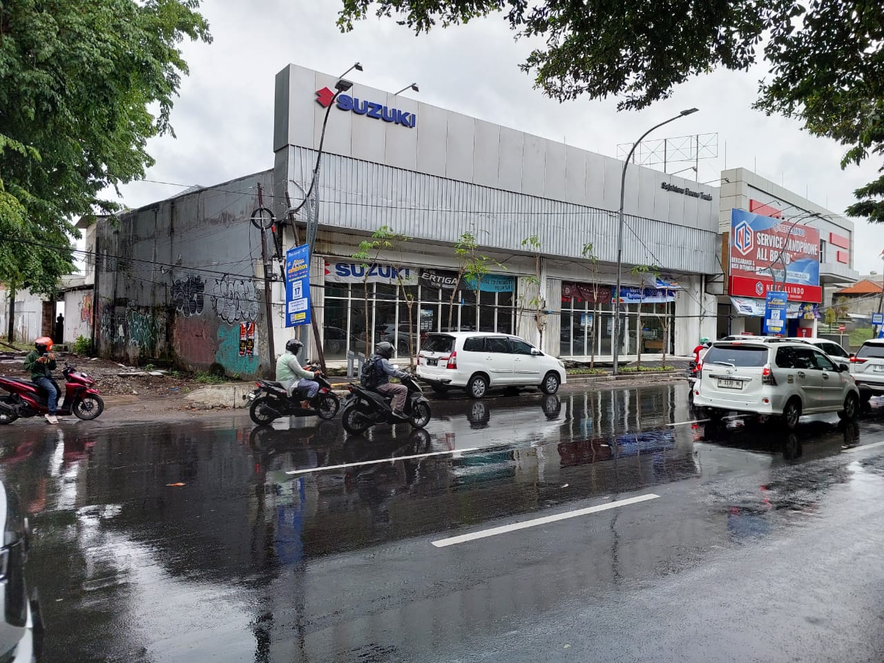 Raya Manyar Kertoarjo Disewakan Area Komersial, Cocok Untuk Cafe, Bank, Showroom - Dealkan