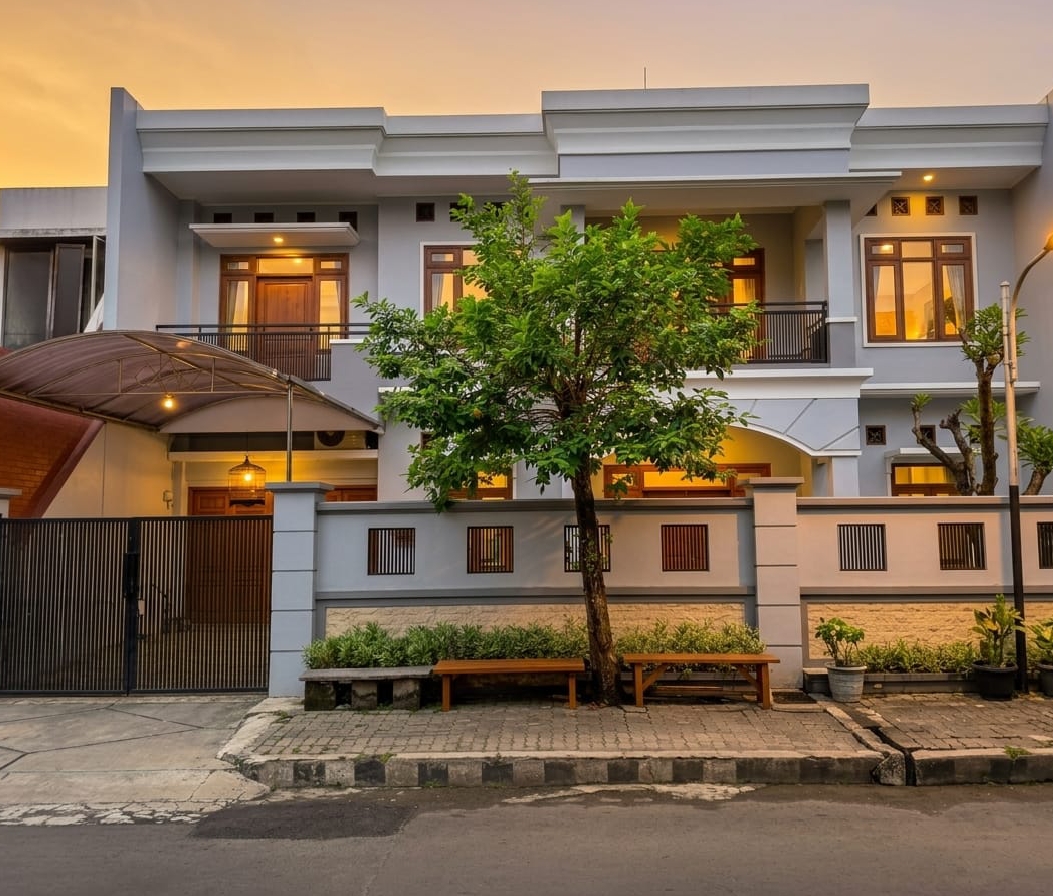 Dijual Rumah Manyar - Dealkan