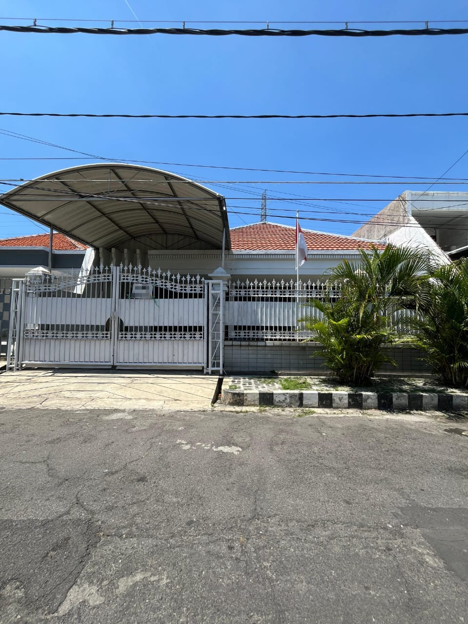Dijual Rumah Classic Masih Bagus di Dharmahusada Indah Barat - Dealkan