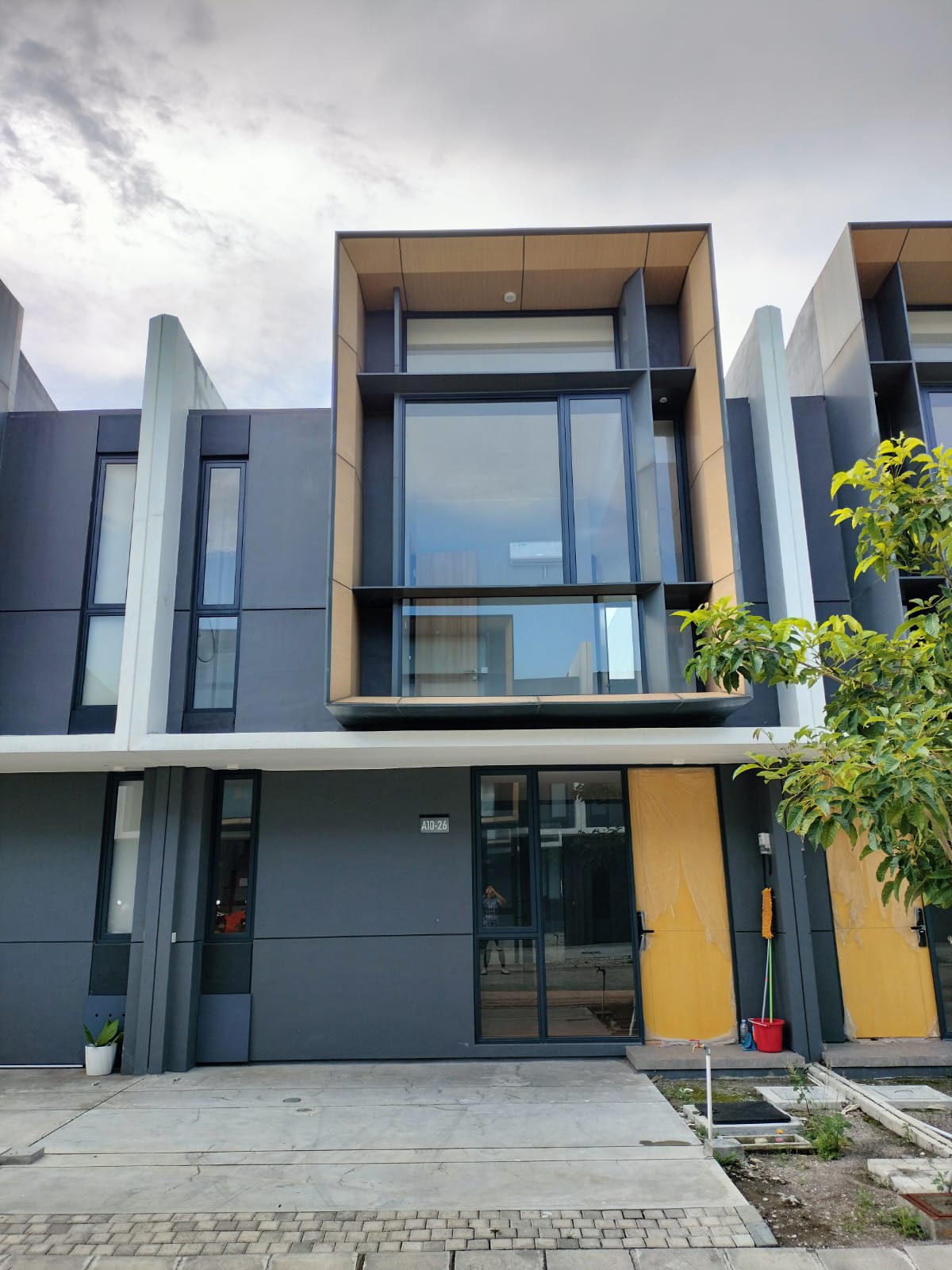 RUMAH 2 LANTAI DEKAT UC - AMEGA WESTPARC - Dealkan