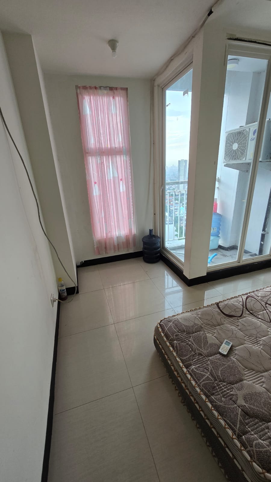 DISEWAKAN APARTEMEN AMOR EASTCOAST MANSION STUDIO FURNISH - Dealkan