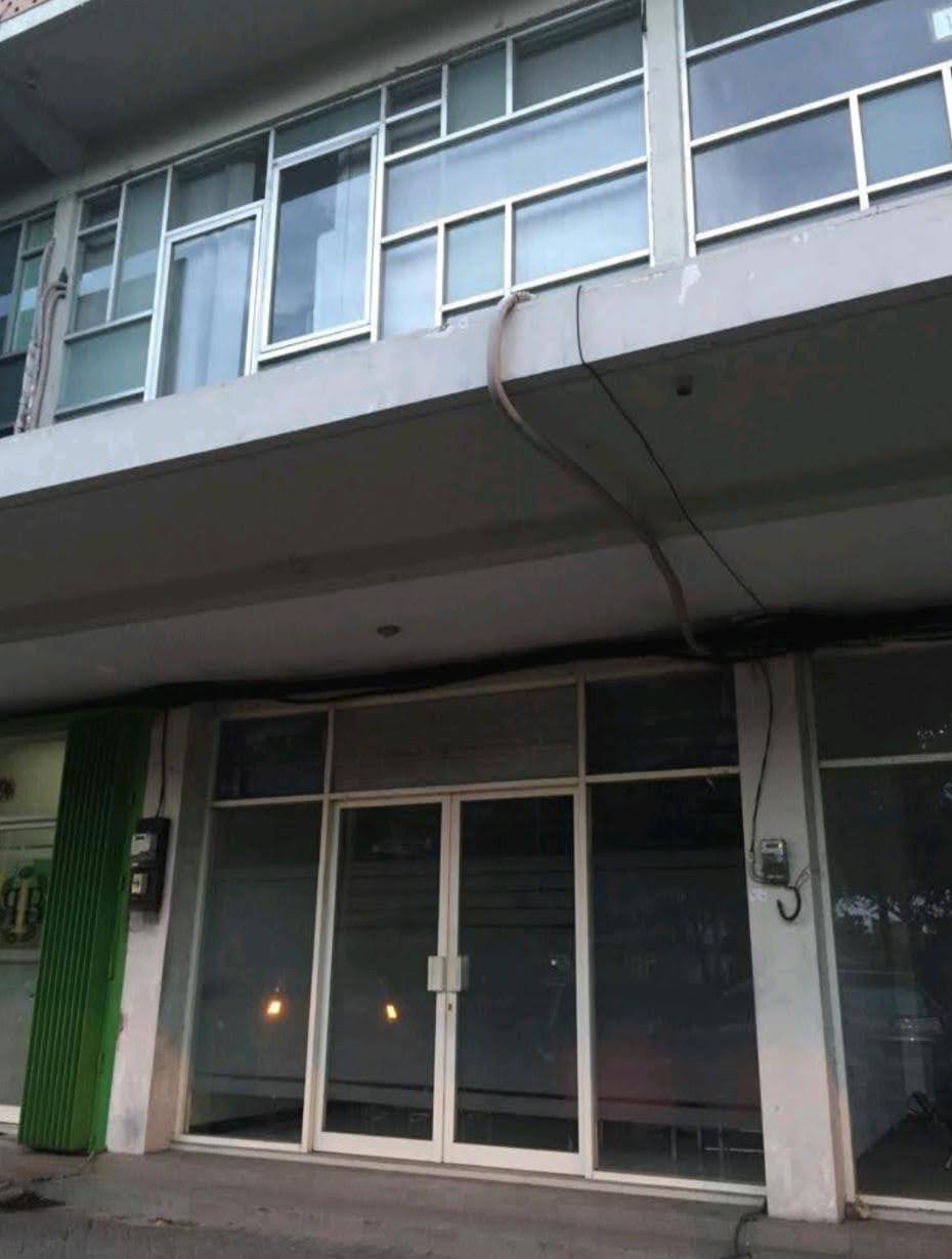 DISEWAKAN RUKO KOMERSIAL STRATEGIS DI RAYA MERR SURABAYA TIMUR - Dealkan