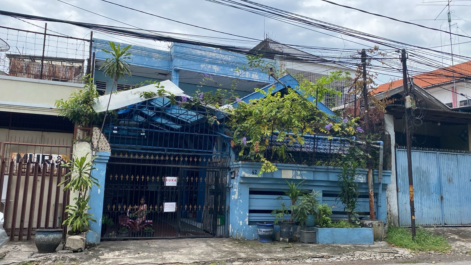 DIJUAL CEPAT RUMAH STRATEGIS DI BRATANG WETAN SURABAYA TENGAH - Dealkan