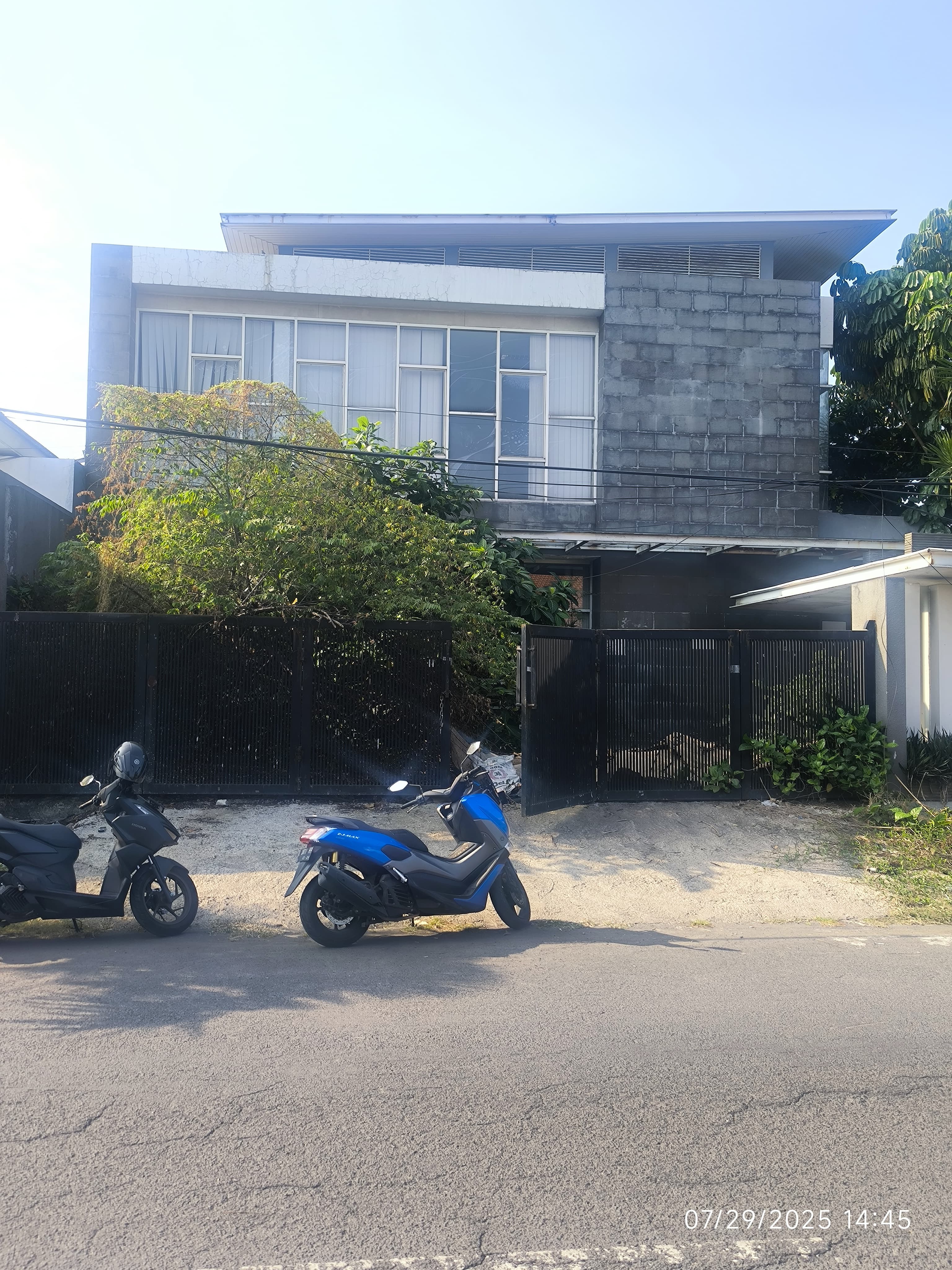 DIJUAL MURAH !!! BANGUNAN KOMERSIAL RAYA GAYUNGSARI 1 SURABAYA - Dealkan