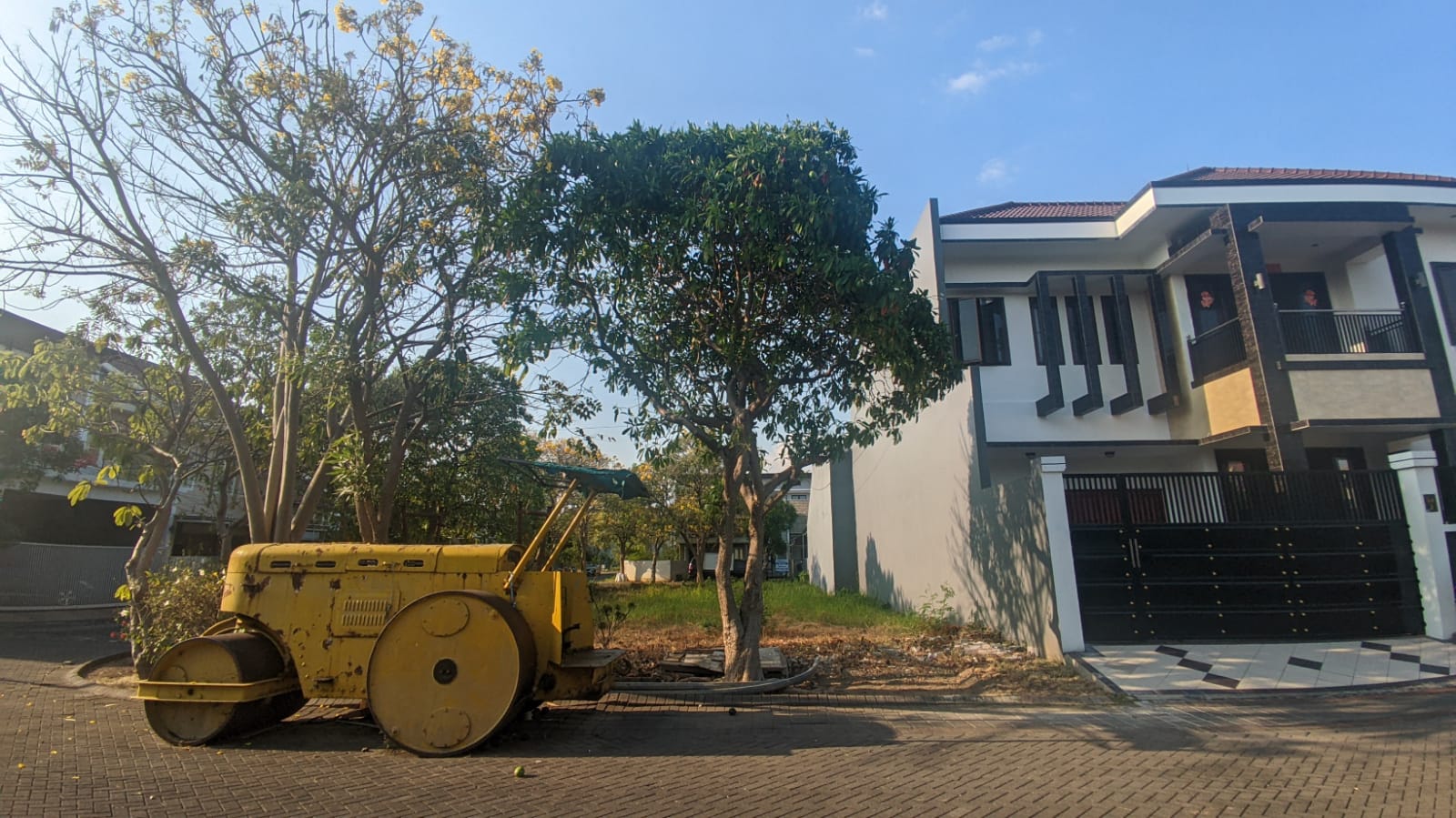 Gambar Kecil 1