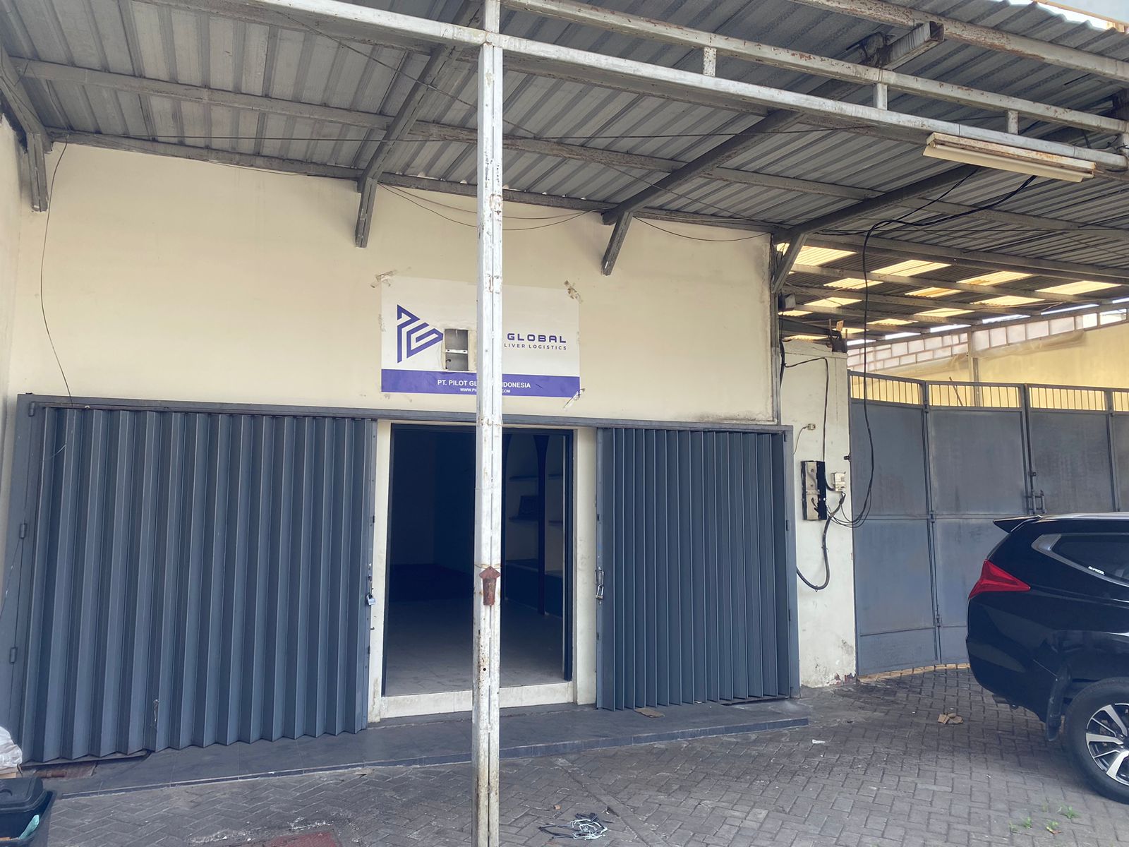 DISEWAKAN RUKO X GUDANG JALAN RAYS LONTAR SIAP HUNI - Dealkan