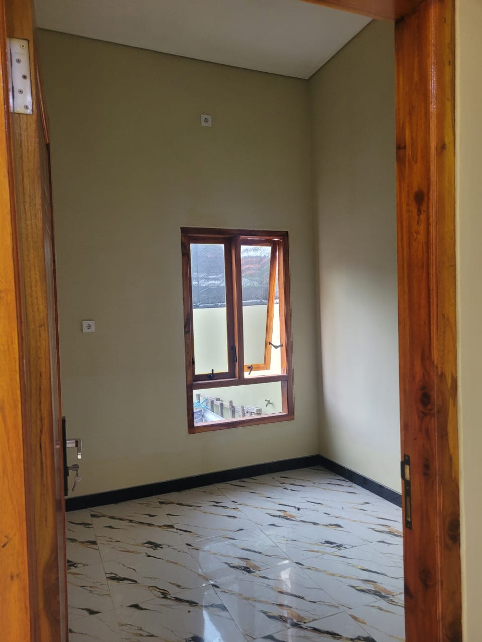 DIJUAL RUMAH BARU GRES DI WIYUNG PONDOK MANGGALA - Dealkan