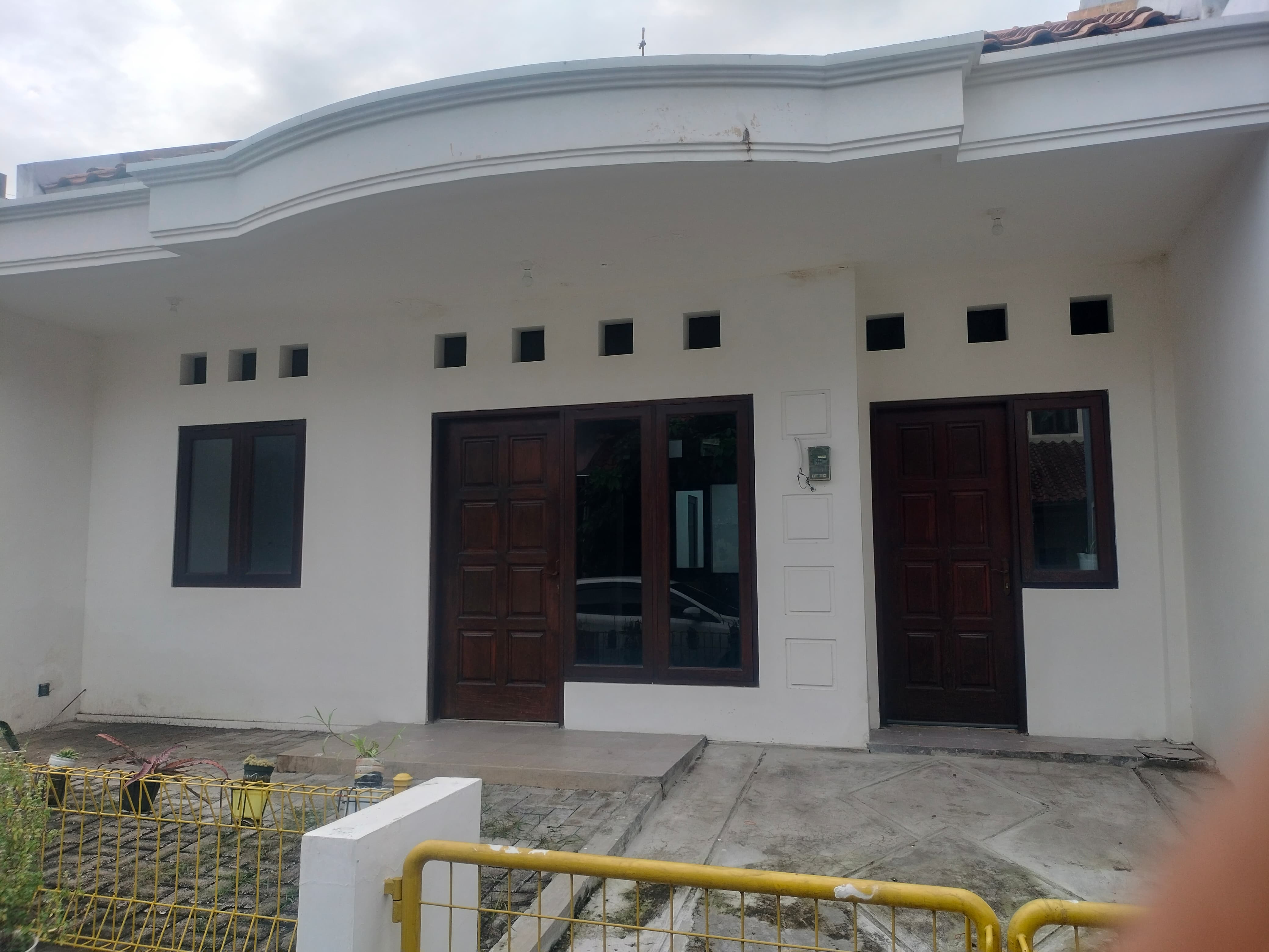 DISEWAKAN RUMAH BAGUS GRESS BUKIT PALMA - Dealkan