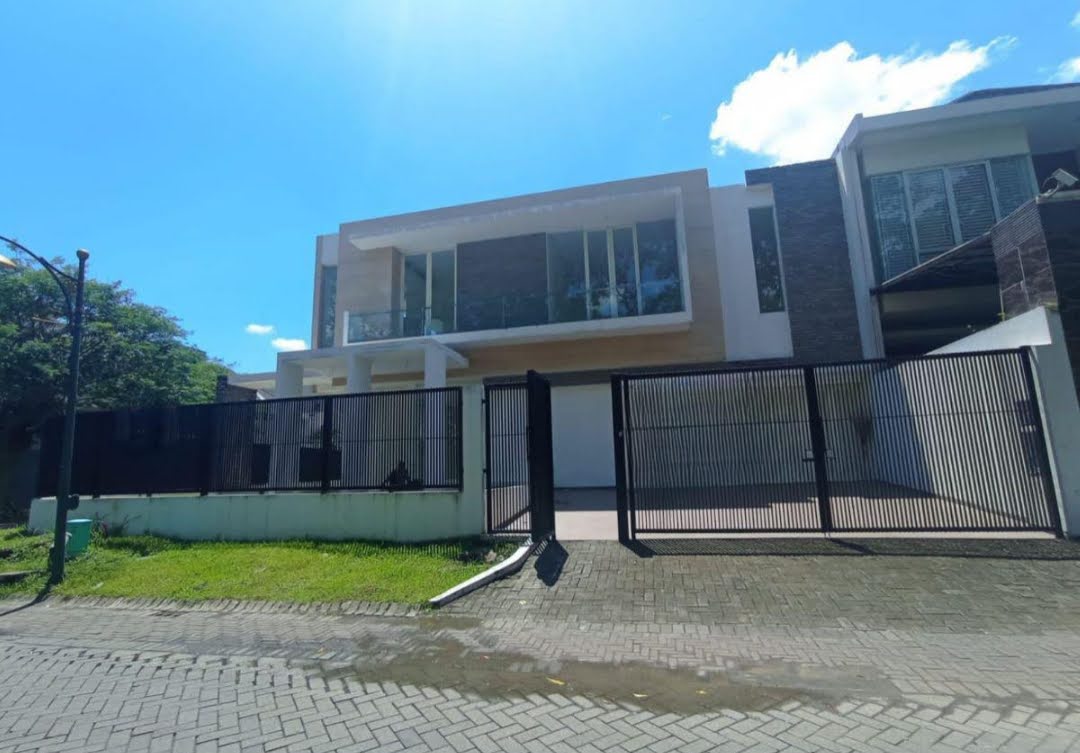DIJUAL RUMAH MINIMALIS SIAP HUNI DI BUKIT GOLF CITRALAND SURABAYA BARAT - Dealkan