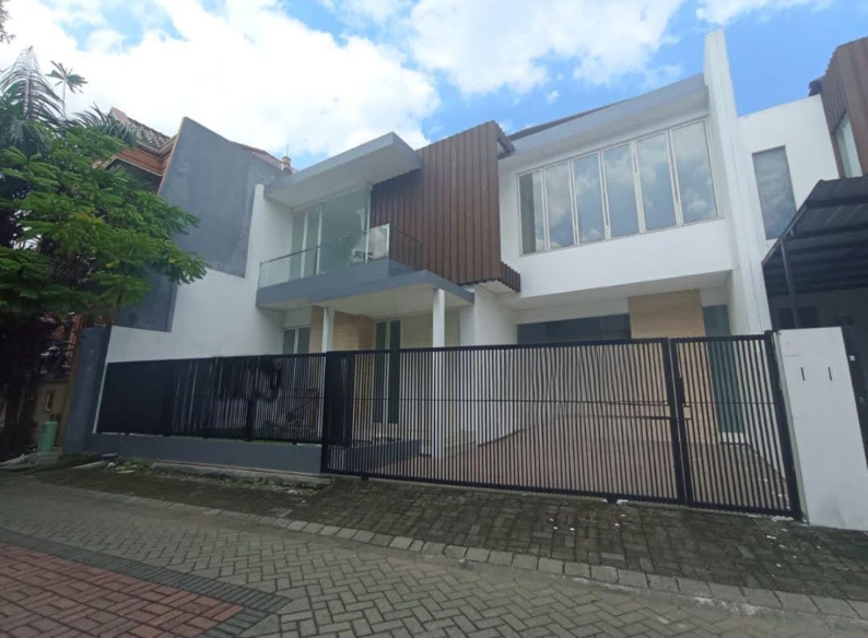 DIJUAL RUMAH MINIMALIS SIAP HUNI DI TAMAN GAPURA CITRALAND SURABAYA BARAT - Dealkan