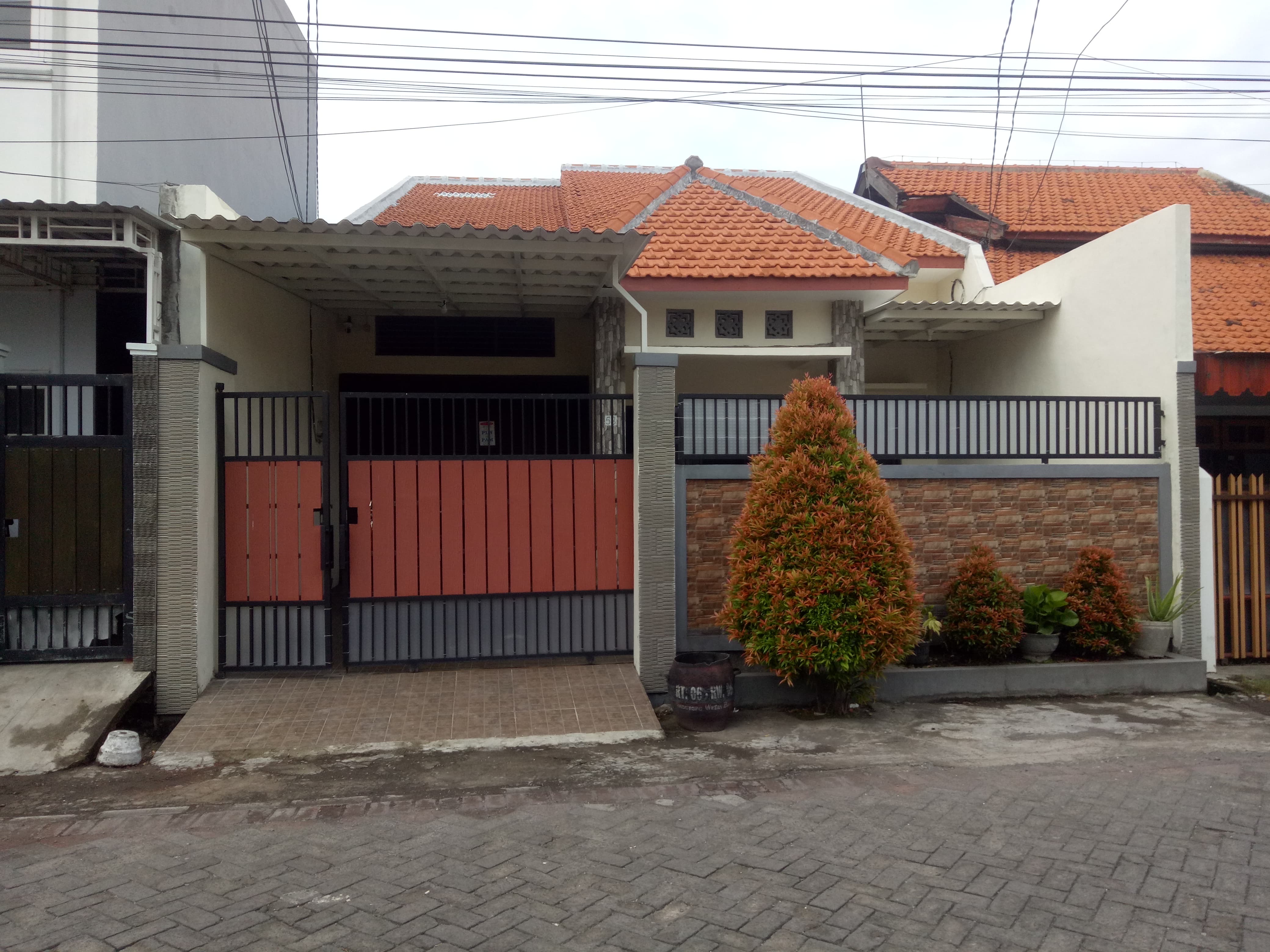 RUMAH MEWAH UNDER 2 M // SIDOTOPO SURABAYA - Dealkan