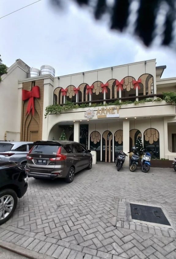 Bangunan Dijual di Opak Pusat kota surabaya - cocok untuk Resto karena sudah siap pakai - Dealkan
