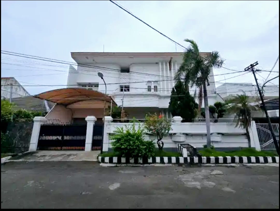 DIJUAL RUMAH MEWAH OPEN SPACE, MANYAR KERTOARJO - Dealkan