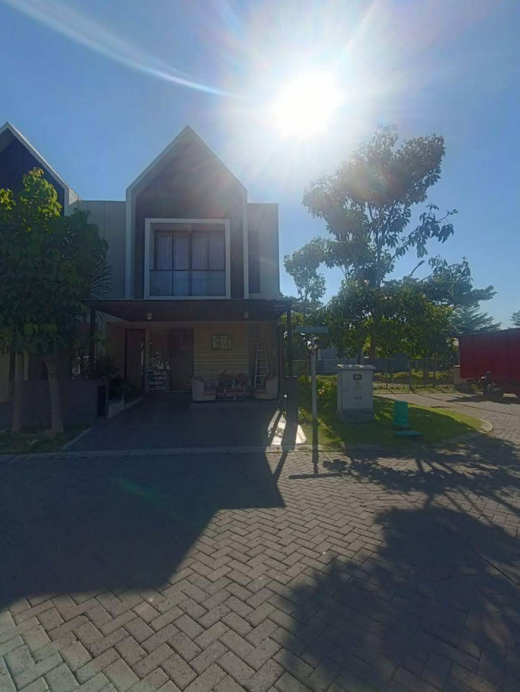 DISEWAKAN RUMAH MINIMALIS FURNISH DI NORTHWEST PARK CITRALAND SURABAYA BARAT - Dealkan