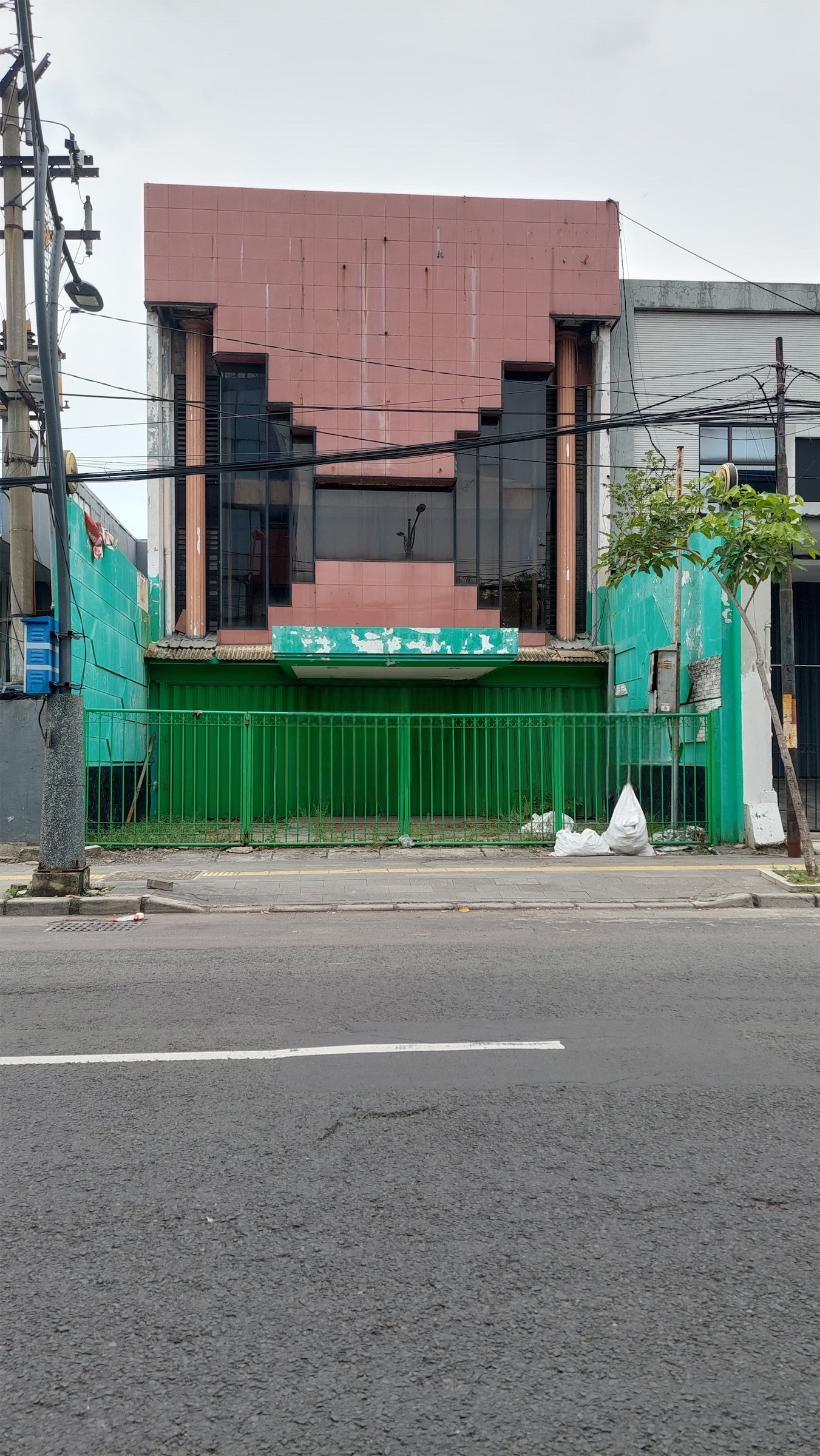 RUKO 3 LANTAI NOL JALAN RAYA PUCANG ANOM TIMUR - Dealkan