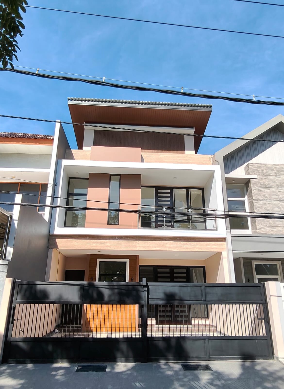 DIJUAL RUMAH (BARU GRESS) MODERN MINIMALIS, 0 JALAN KEMBAR MANYAR TIRTOYOSO - Dealkan