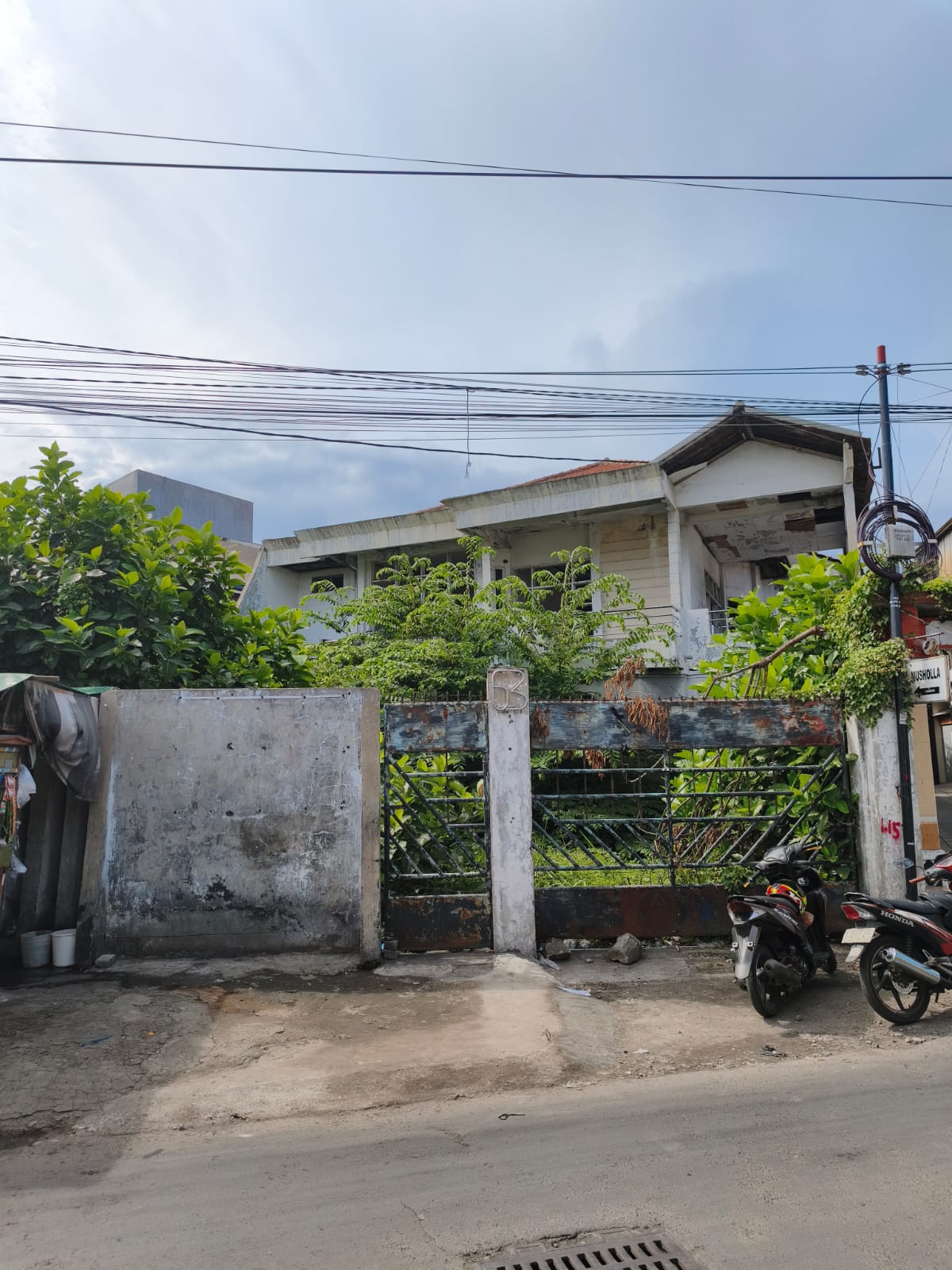 Dijual Rumah hitung tanah dijamin murah, Jl kyai tambak deres - Dealkan