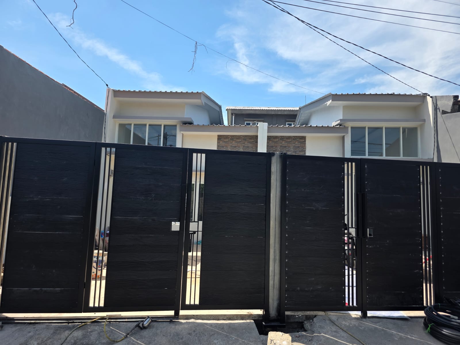 🏡✨ DIJUAL — Rumah Medokan  ✨🏡 - Dealkan