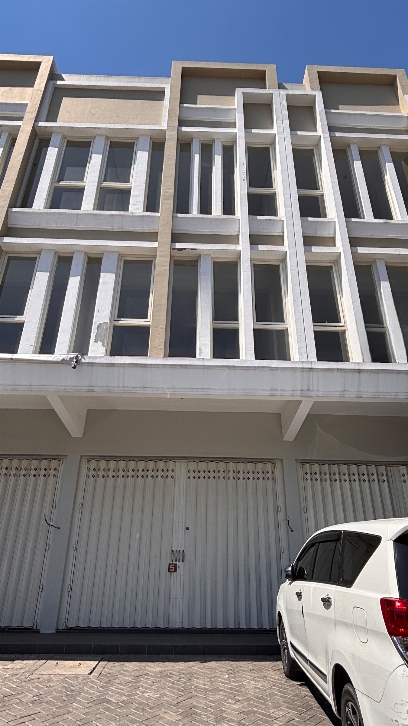 RUKO 3 LANTAI JELINDRO SAMBIKEREP SIAP PAKAI - SURABAYA BARAT - Dealkan