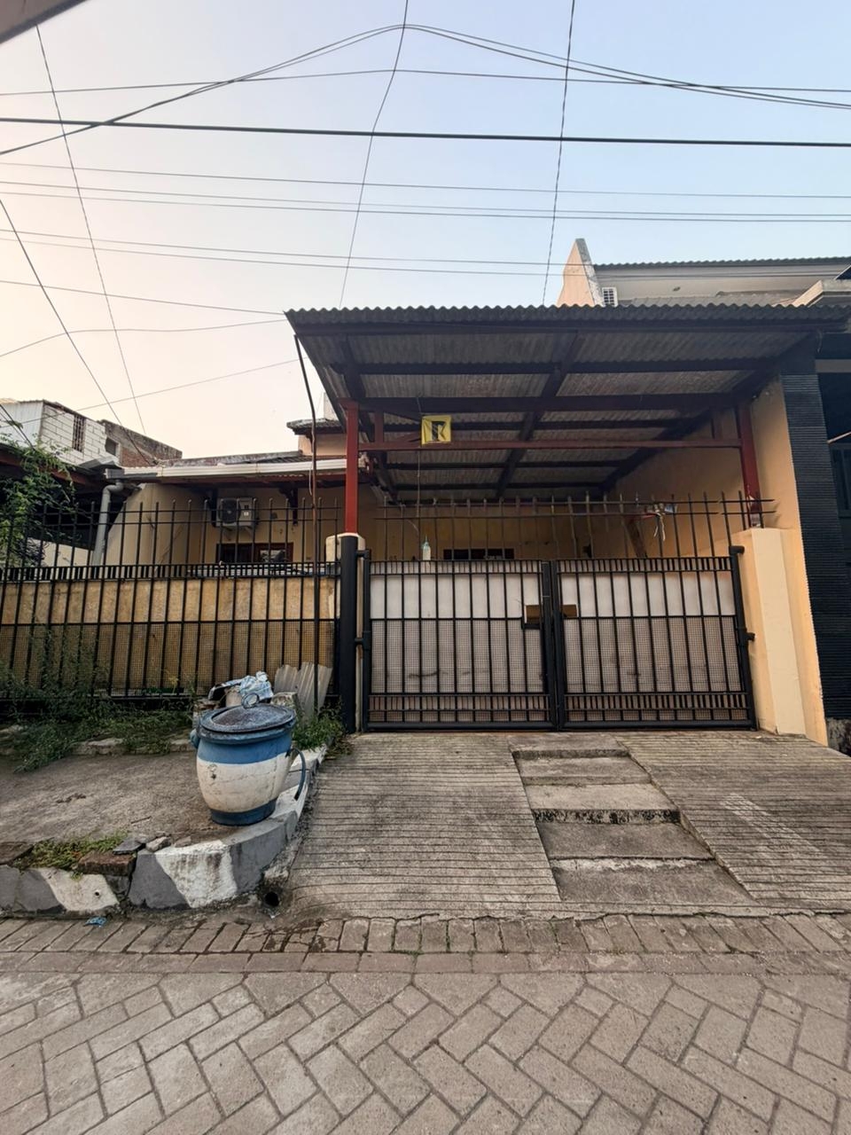 Dijual Rumah 1,5 lt siap huni Full Furnished Darmo Indah Timur - Dealkan